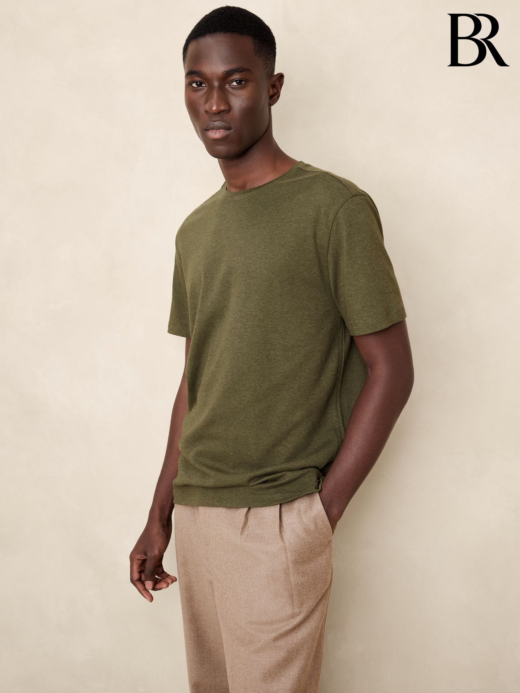 Banana Republic Khaki Green Luxury-Touch Crew Neck T-Shirt (F28722) | £40