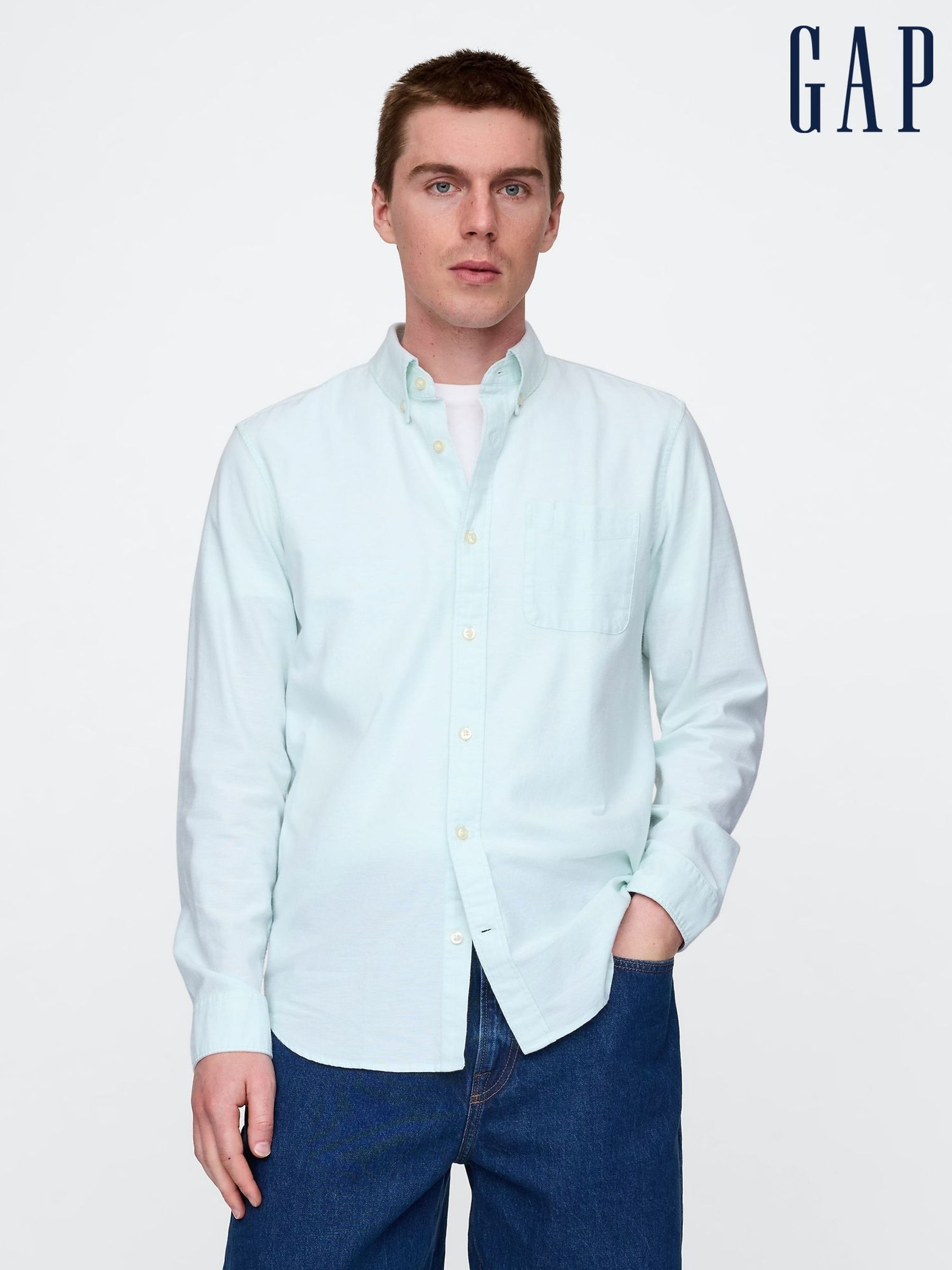 Light Blue Classic Oxford Shirt in Standard Fit (F36532) | £40