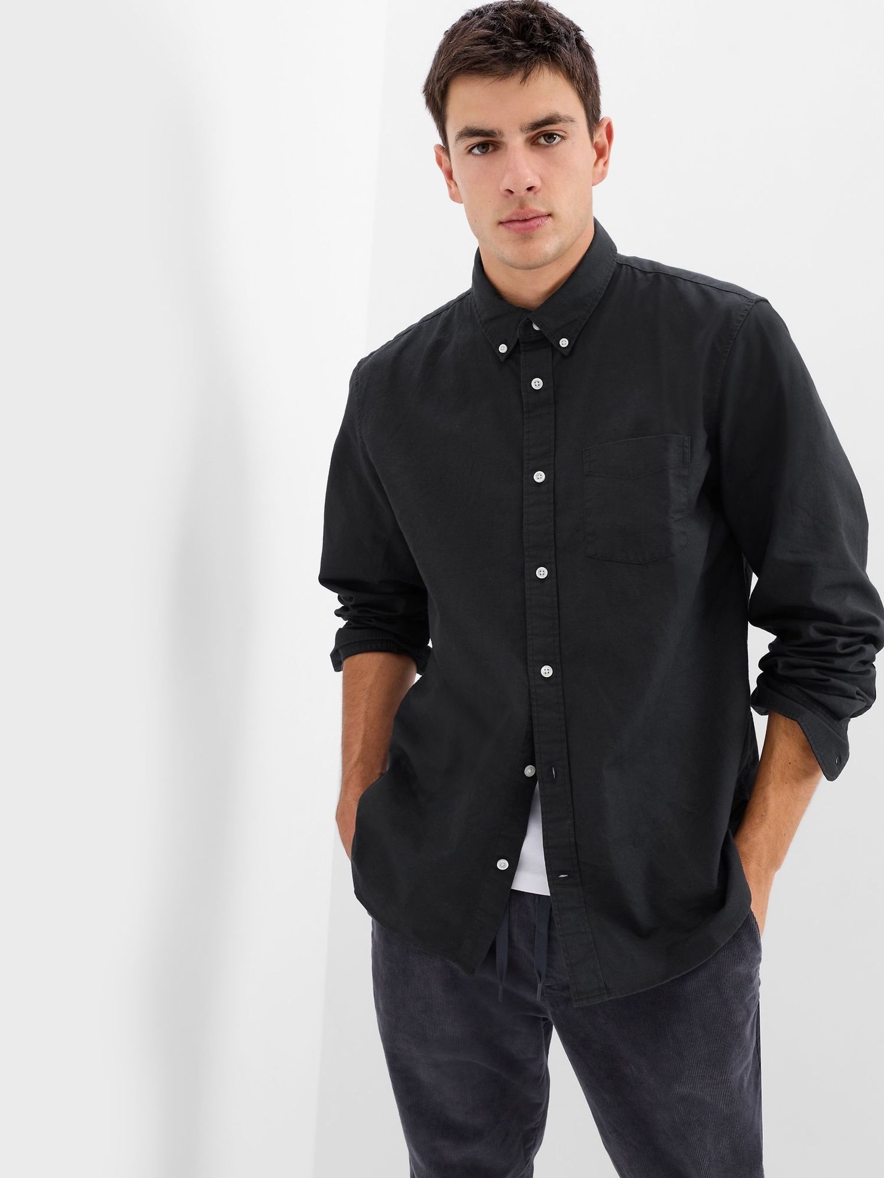 Black Classic Oxford Shirt in Standard Fit (F36538) | £40