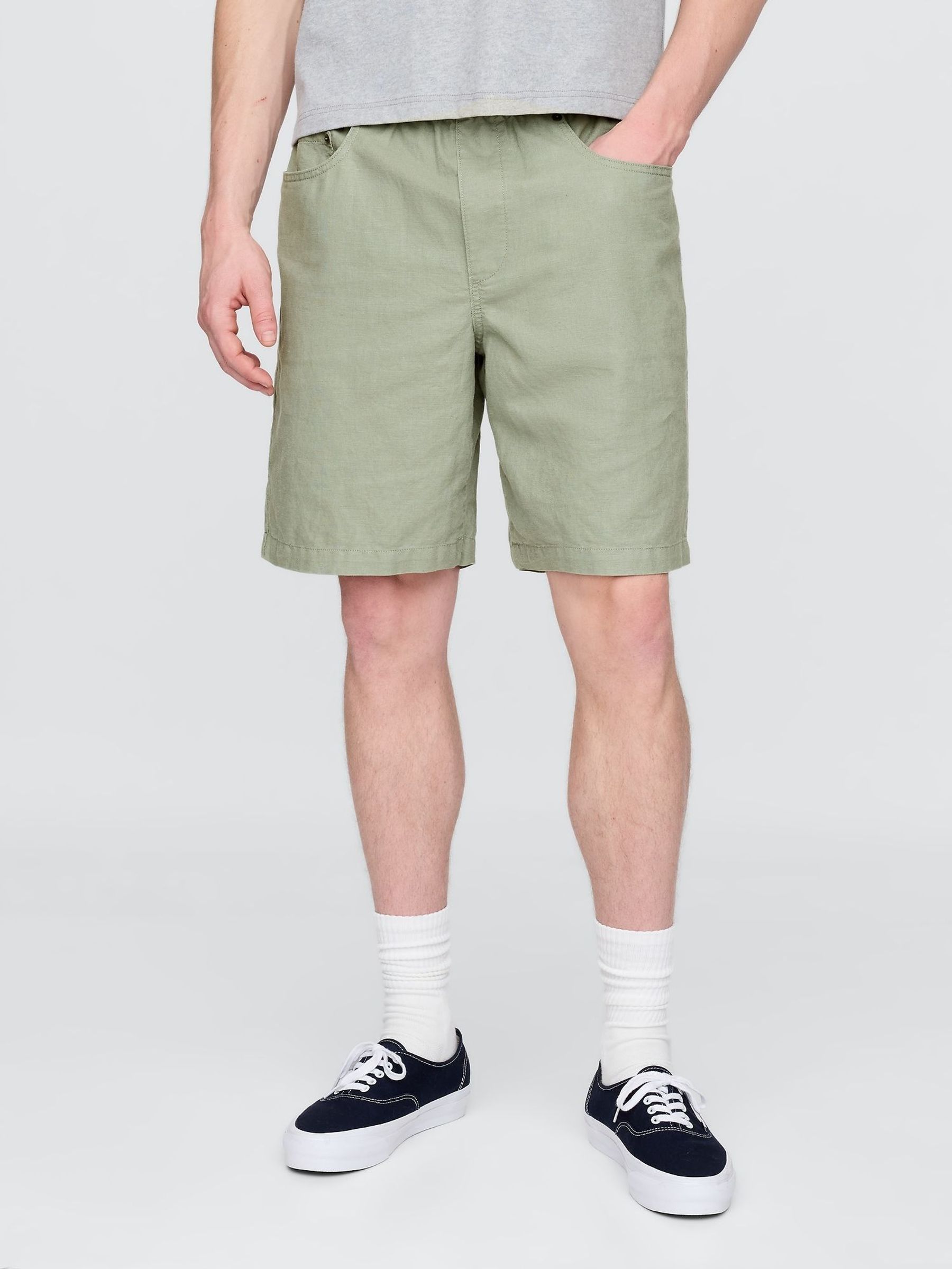 Green 9"" Linen-Cotton Easy Chino Shorts (F36608) | £45
