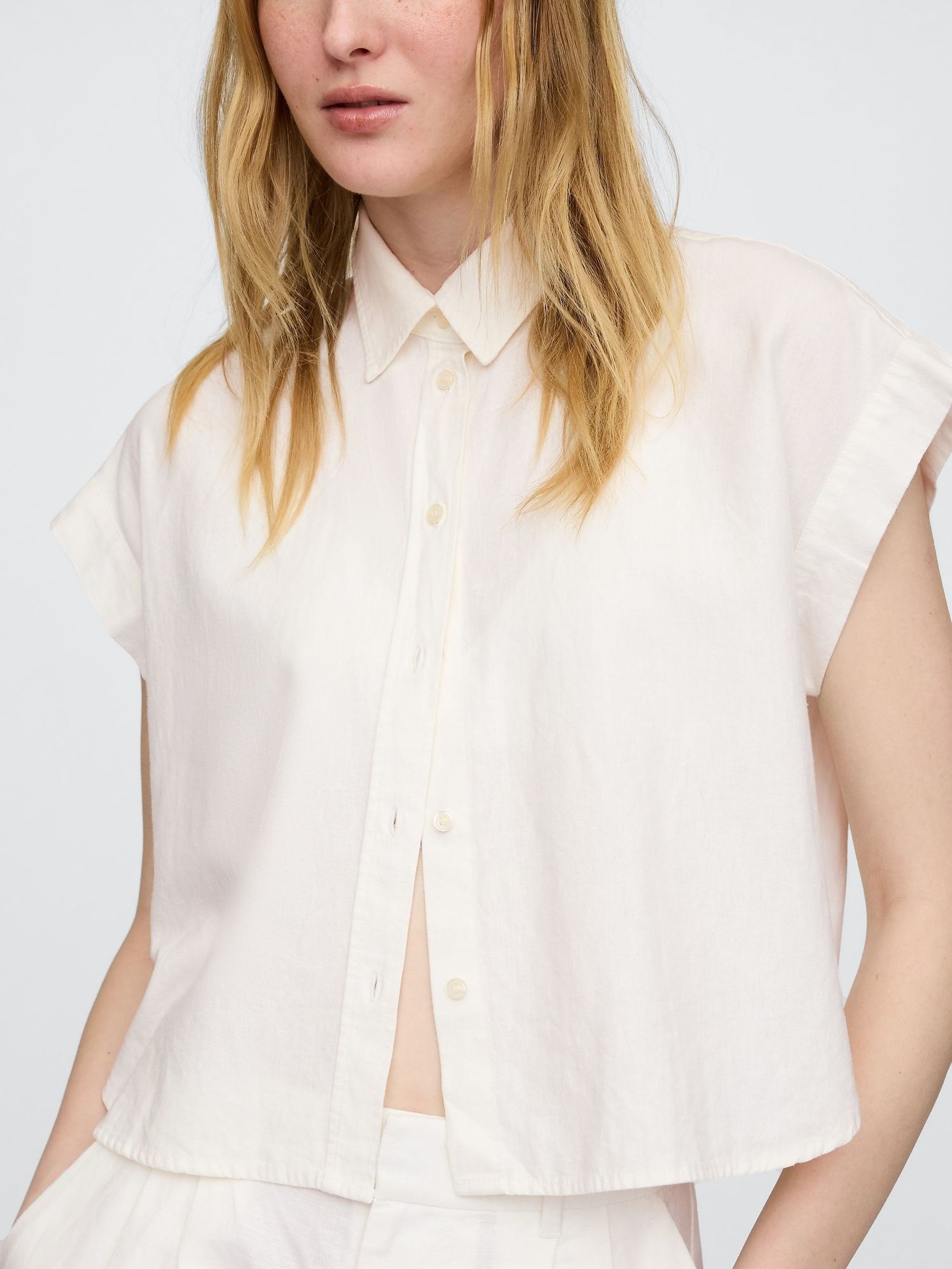 White Linen-Blend Cropped Shirt (F41724) | £40