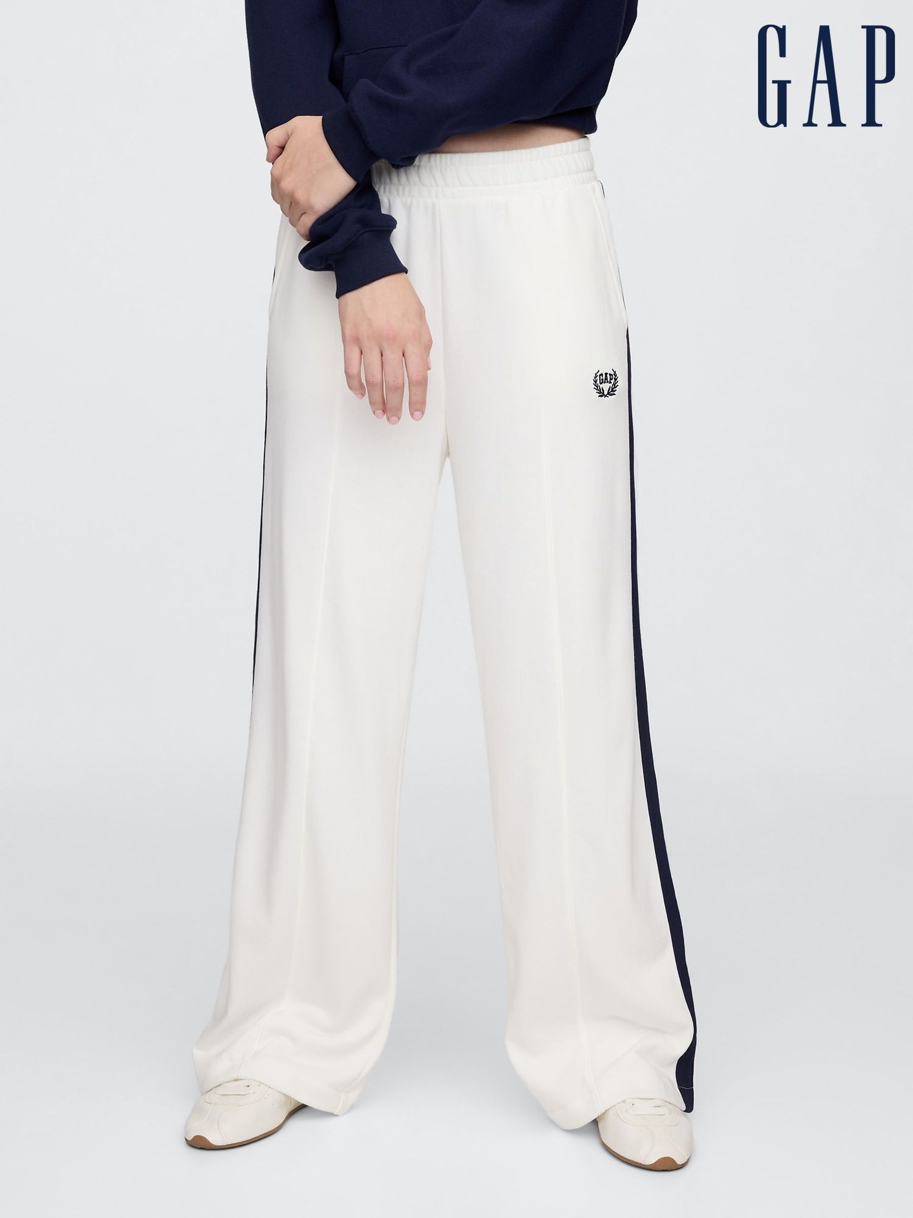White Logo Vintage Fleece-Lined Wide Leg Joggers (F41825) | £35