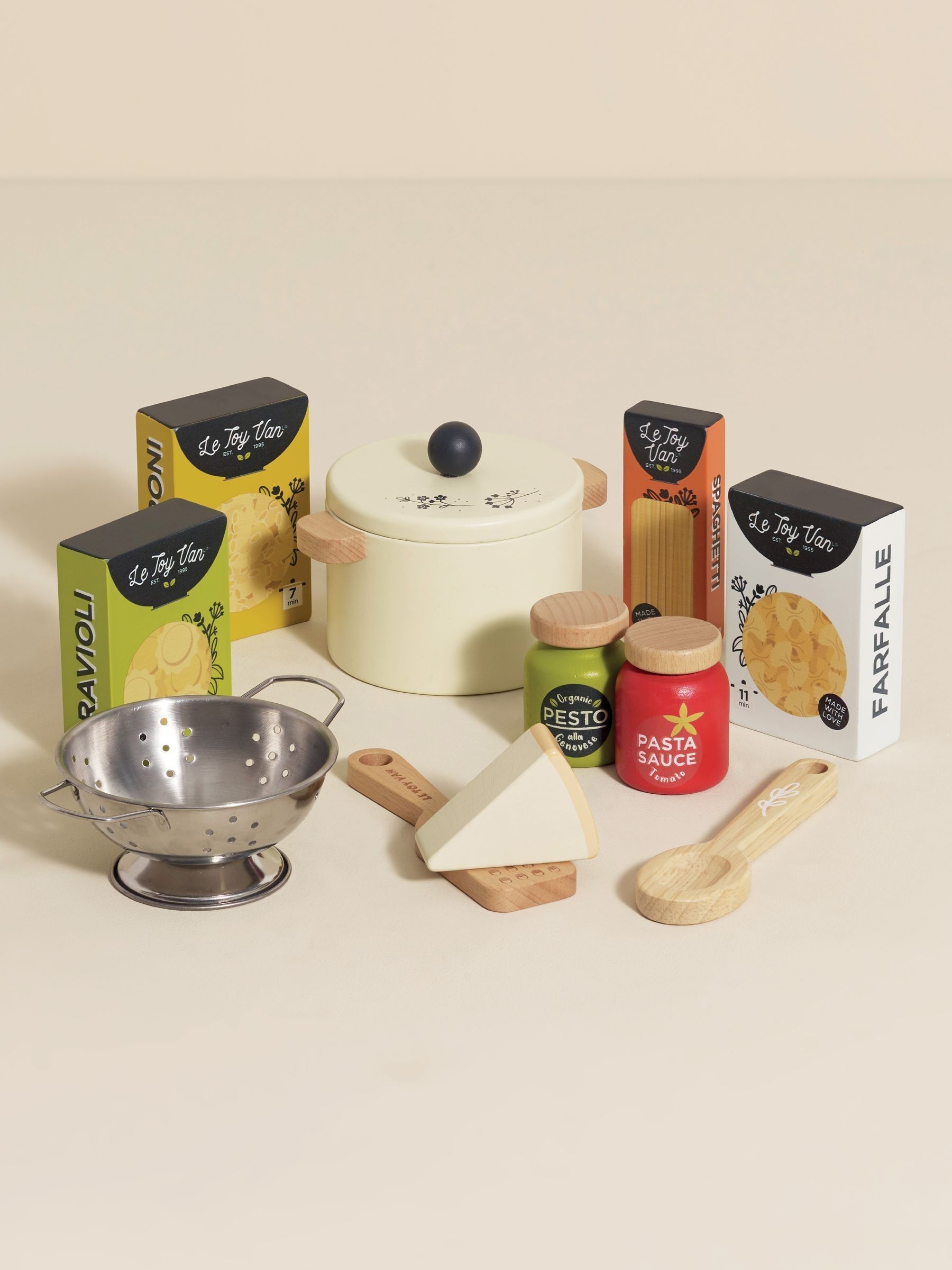 Le Toy Van Pasta Set (F49036) | £25