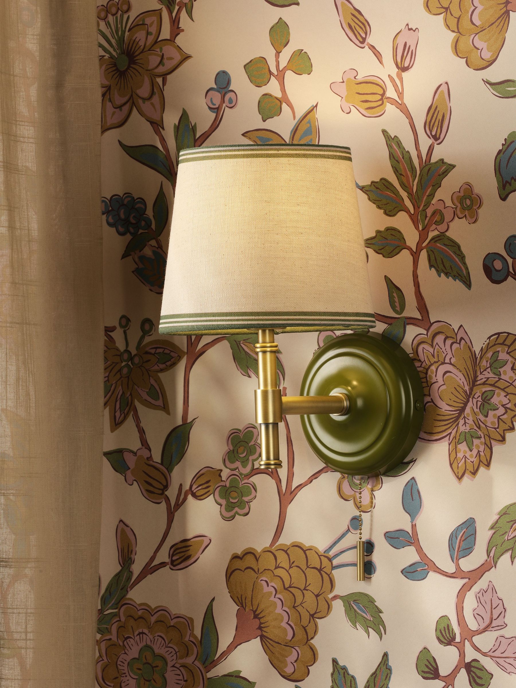 Green Upton Wall Light (F69247) | £45