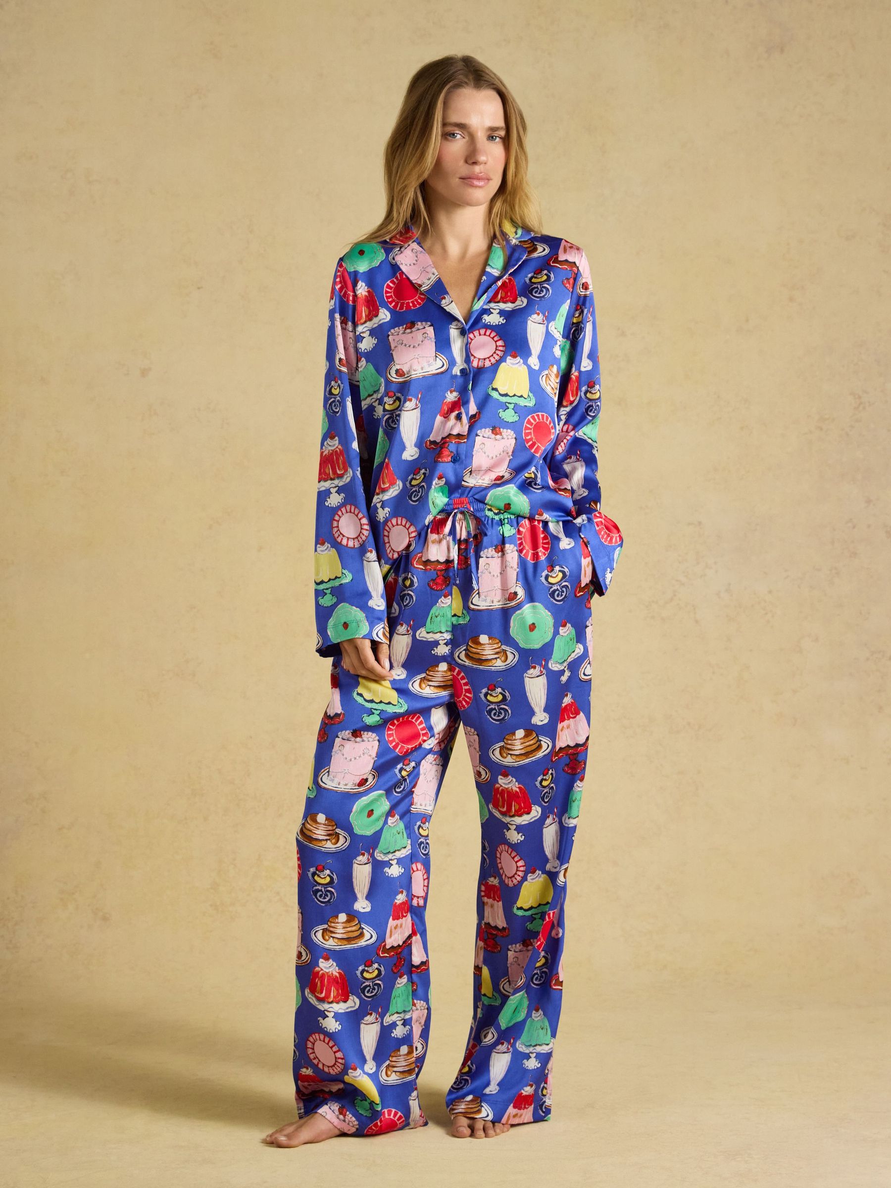 Puddings Print - Satin Long Sleeve Pyjama Set