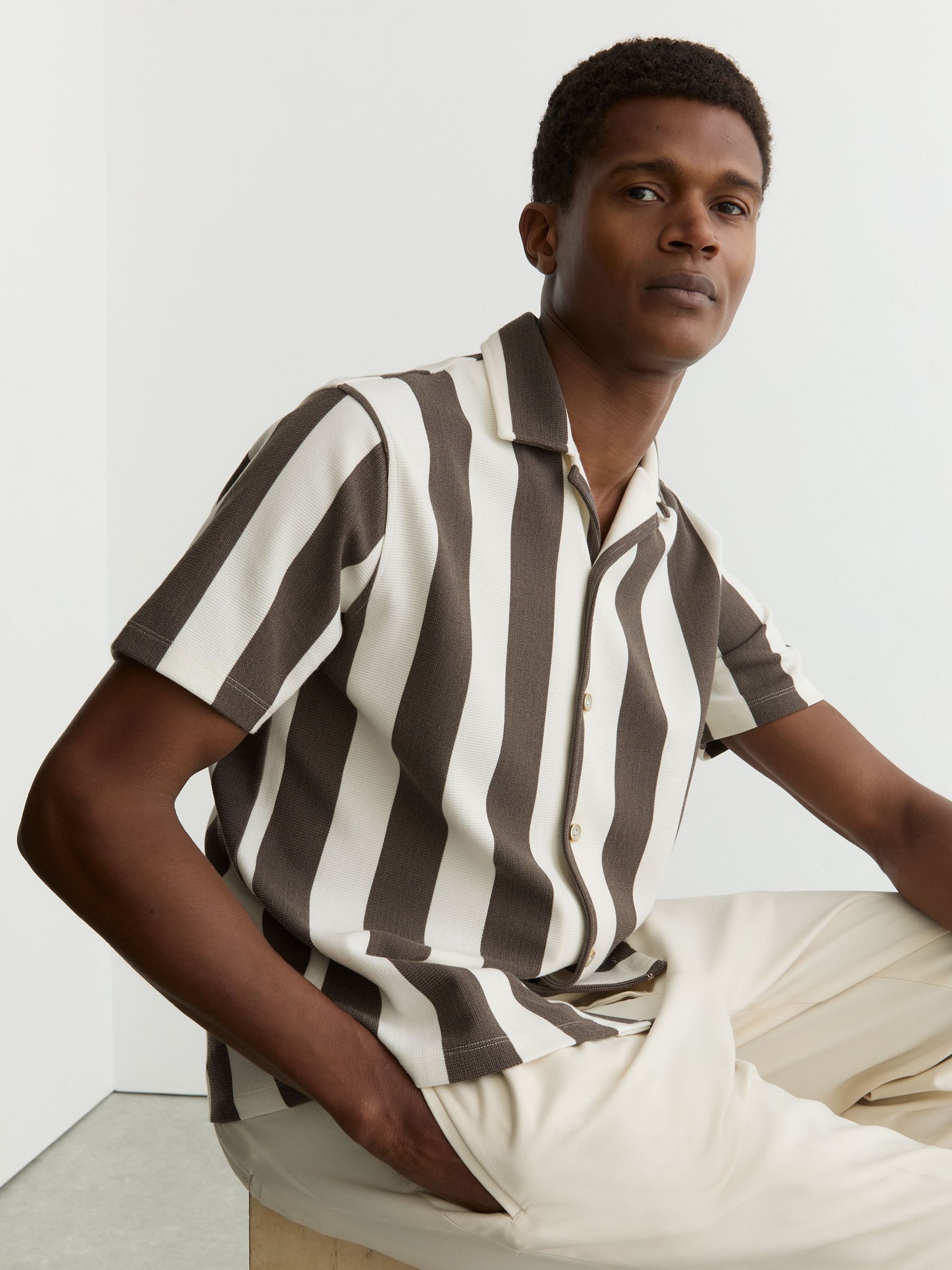 Block-Stripe Cuban-Collar Shirt in Brown/Off White (G63416) | £88