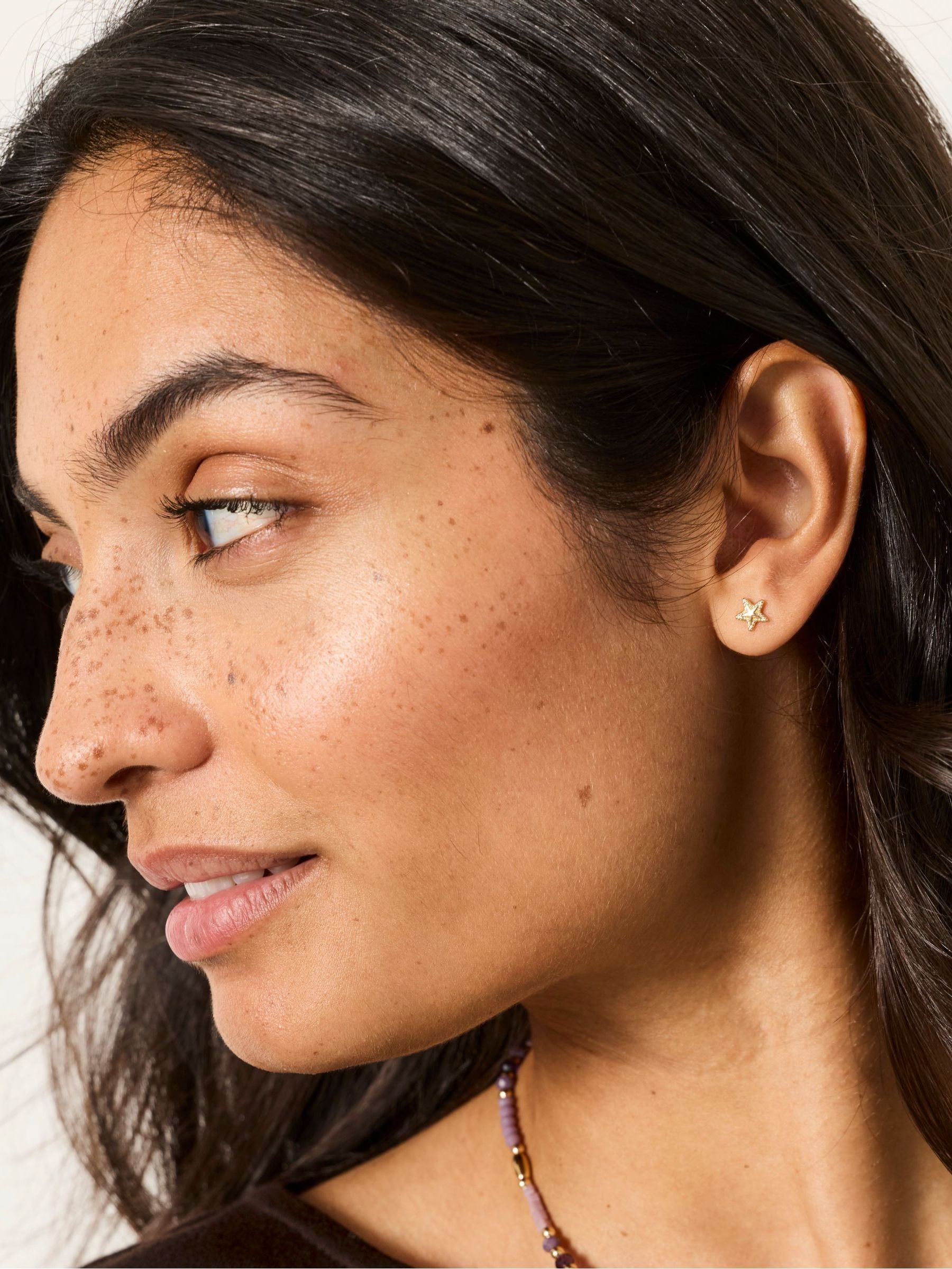Gold Tone - Star Stud Earrings