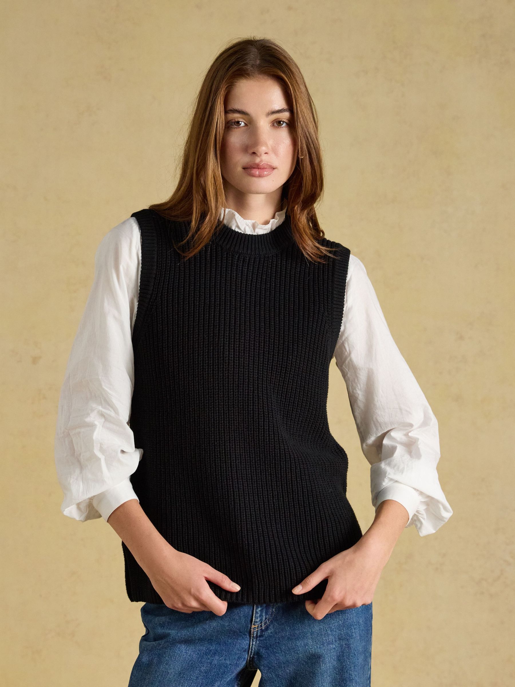 Black - Crew Neck Ribbed Knitted Vest