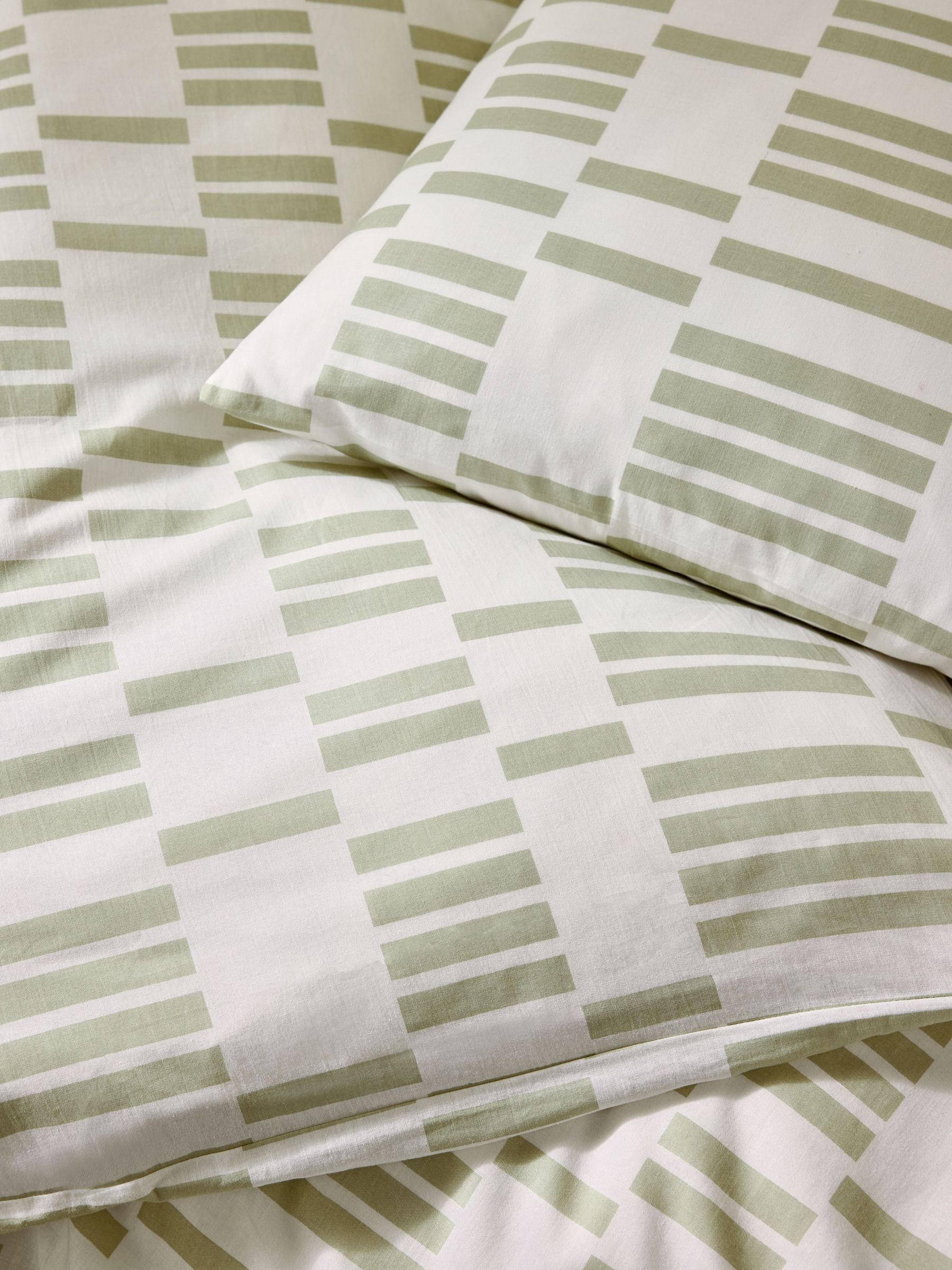 Avery 100% Cotton Duvet Cover and Pillowcase Set in Green (H13149) | £29 - £65