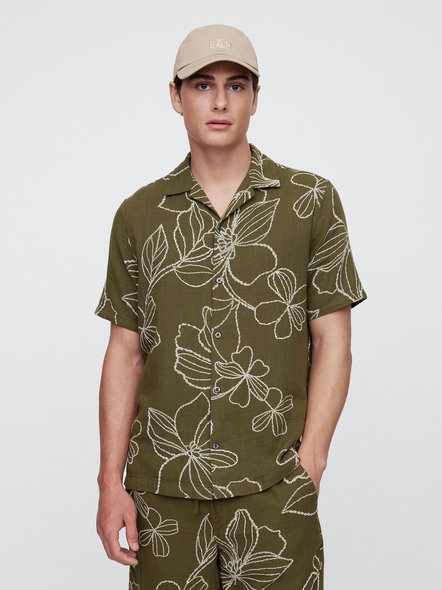 Khaki Green Gauze Holiday Shirt in Standard Fit (H13985) | £35