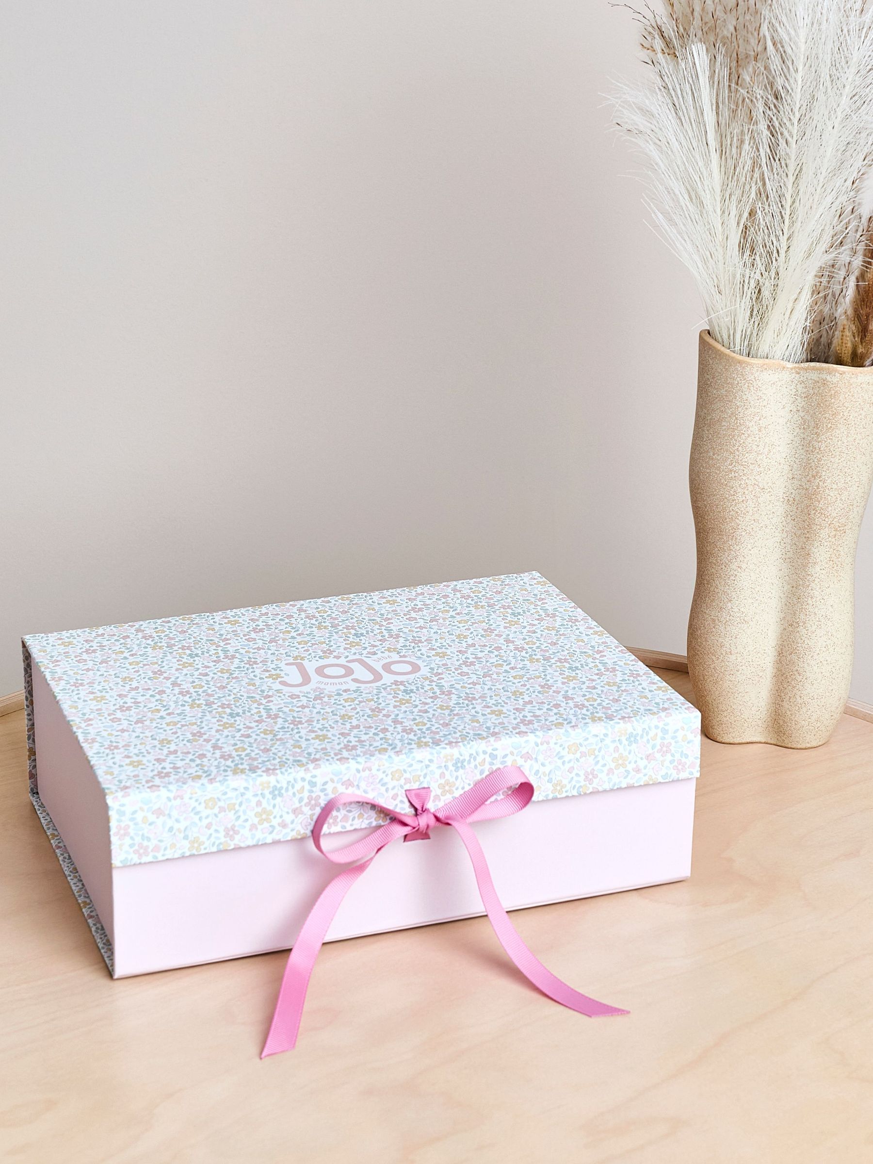 Ditsy Floral Medium Gift Box (H14557) | £4