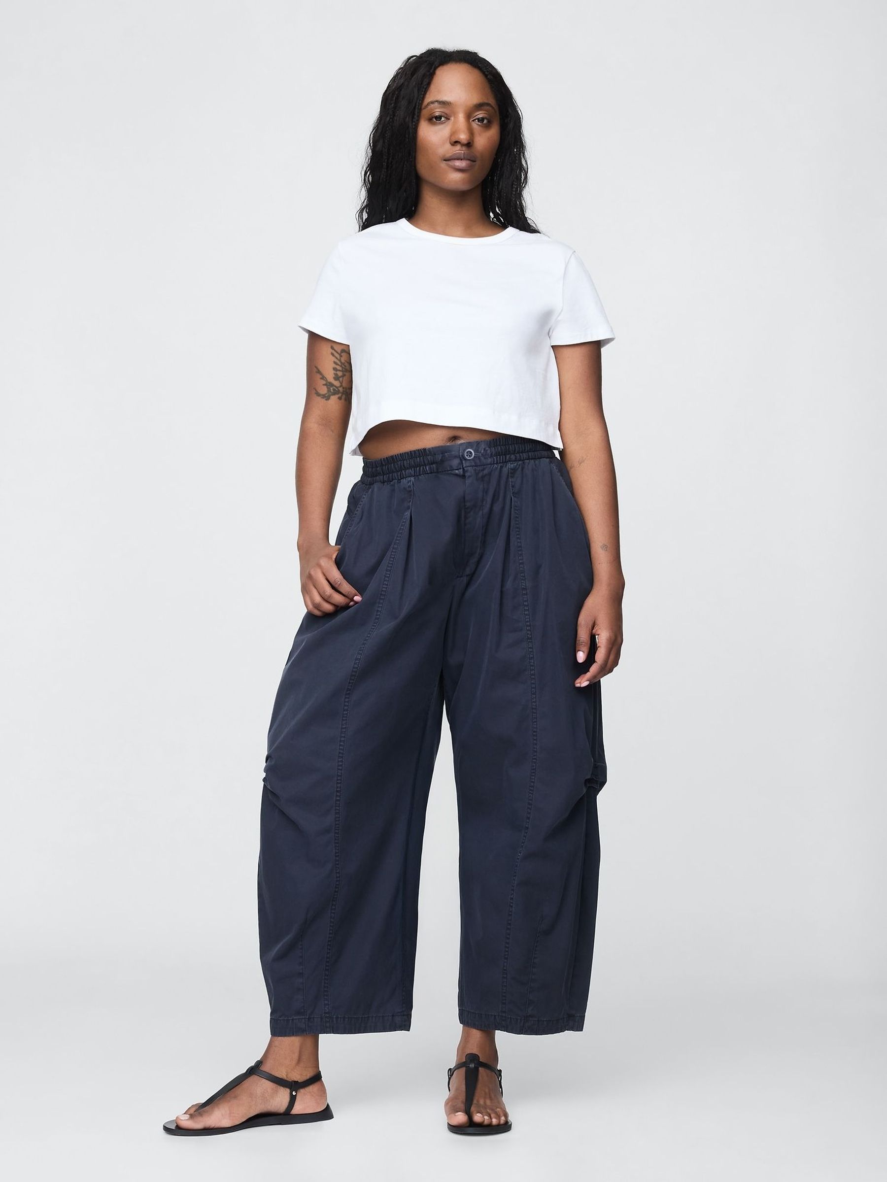 Black Mid Rise Twill Barrel Trousers (H18057) | £65