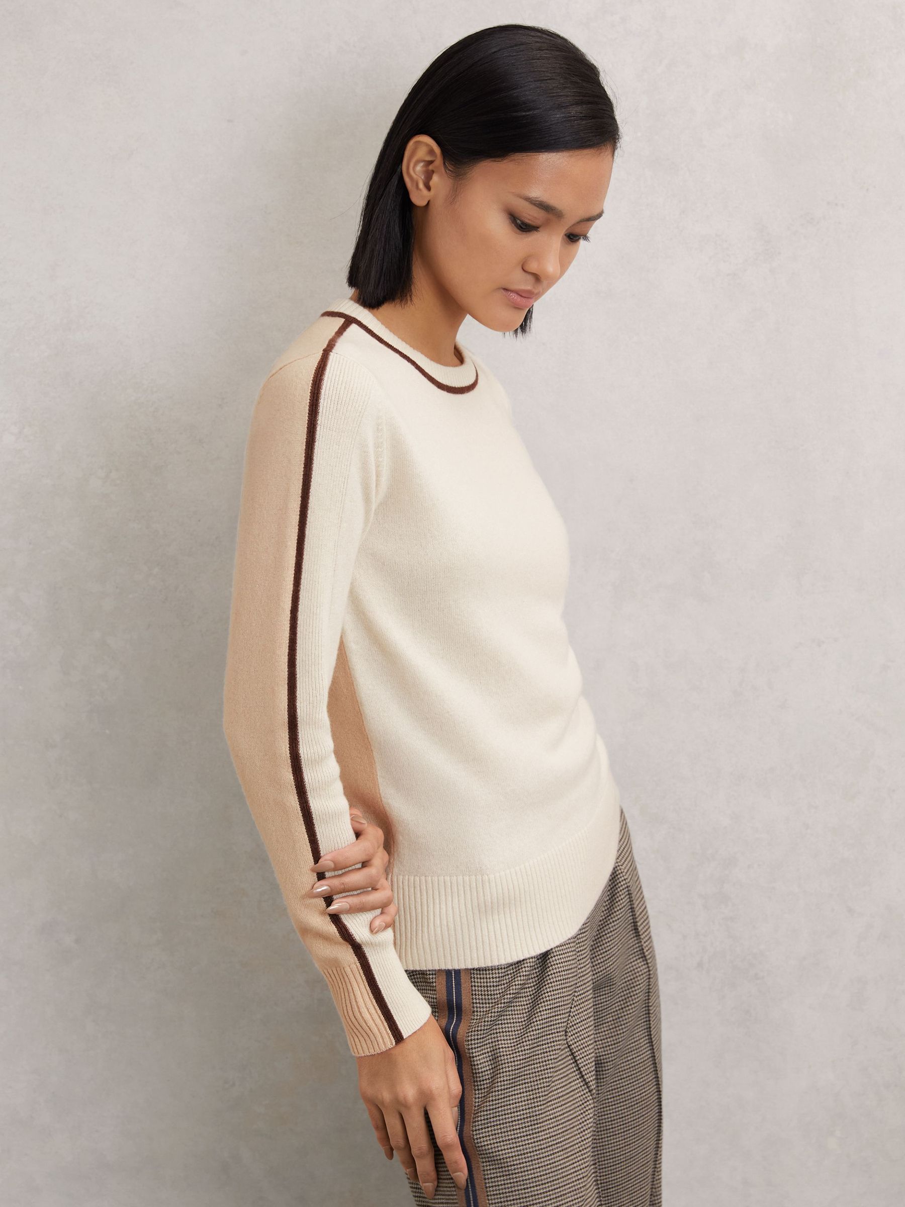 Wool-Blend Colour-Block Jumper With Cashmere in Cream/Neutral (H48607) | £120