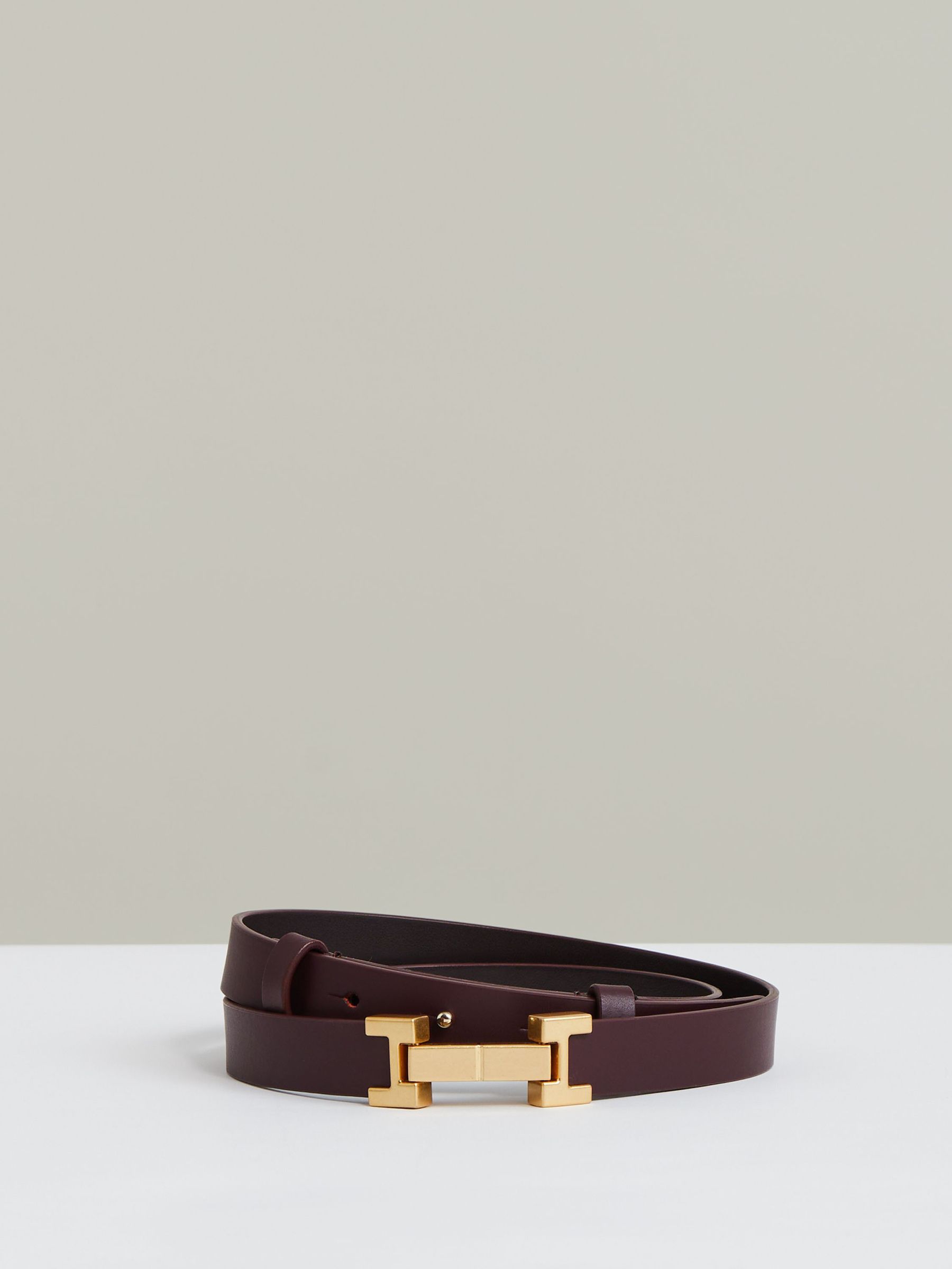 Leather Square Hinge Belt in Burgundy (H52204) | £60