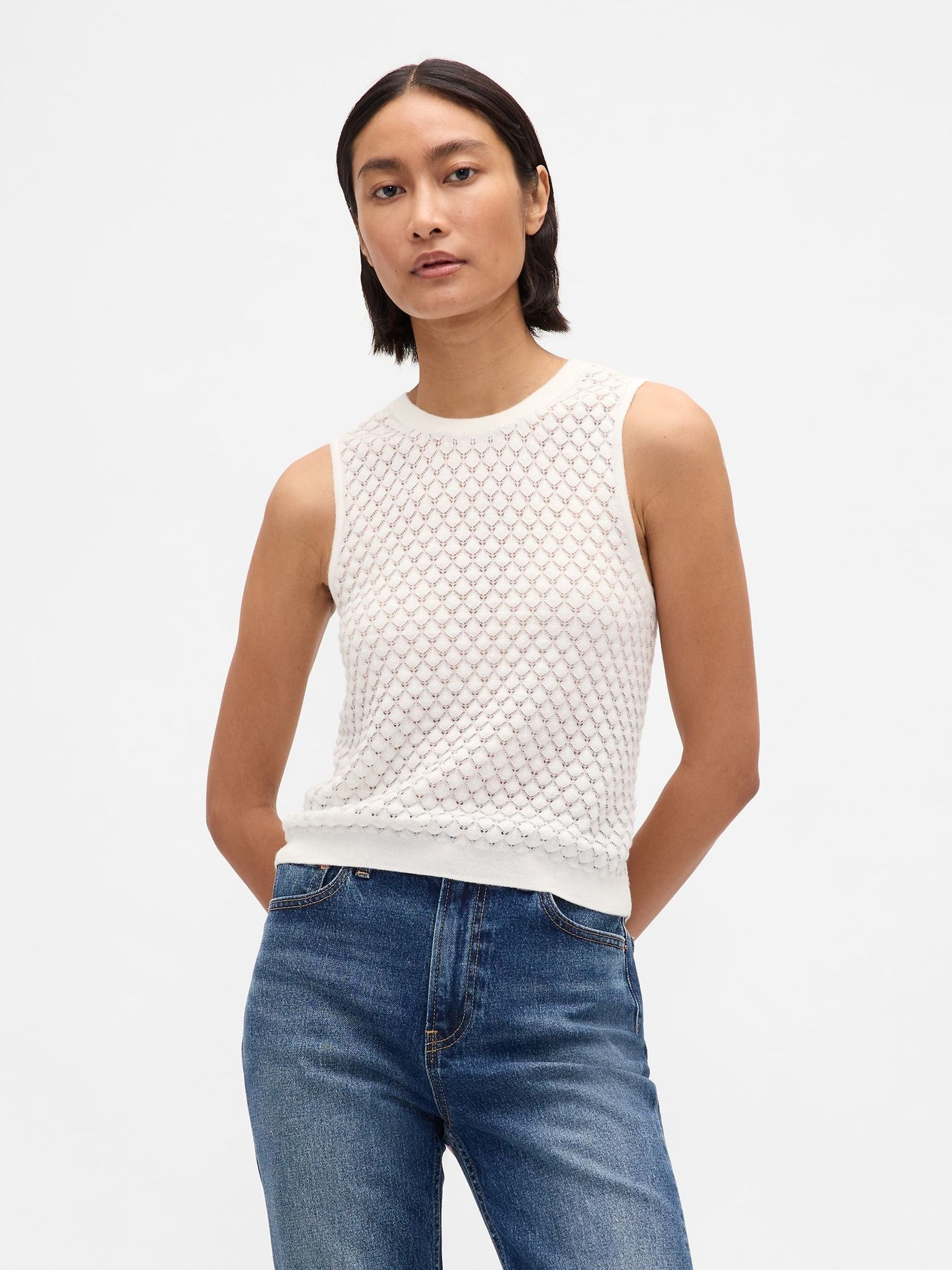 White Lightweight Soft Touch Crop Sleeveless Vest (H68413) | £30