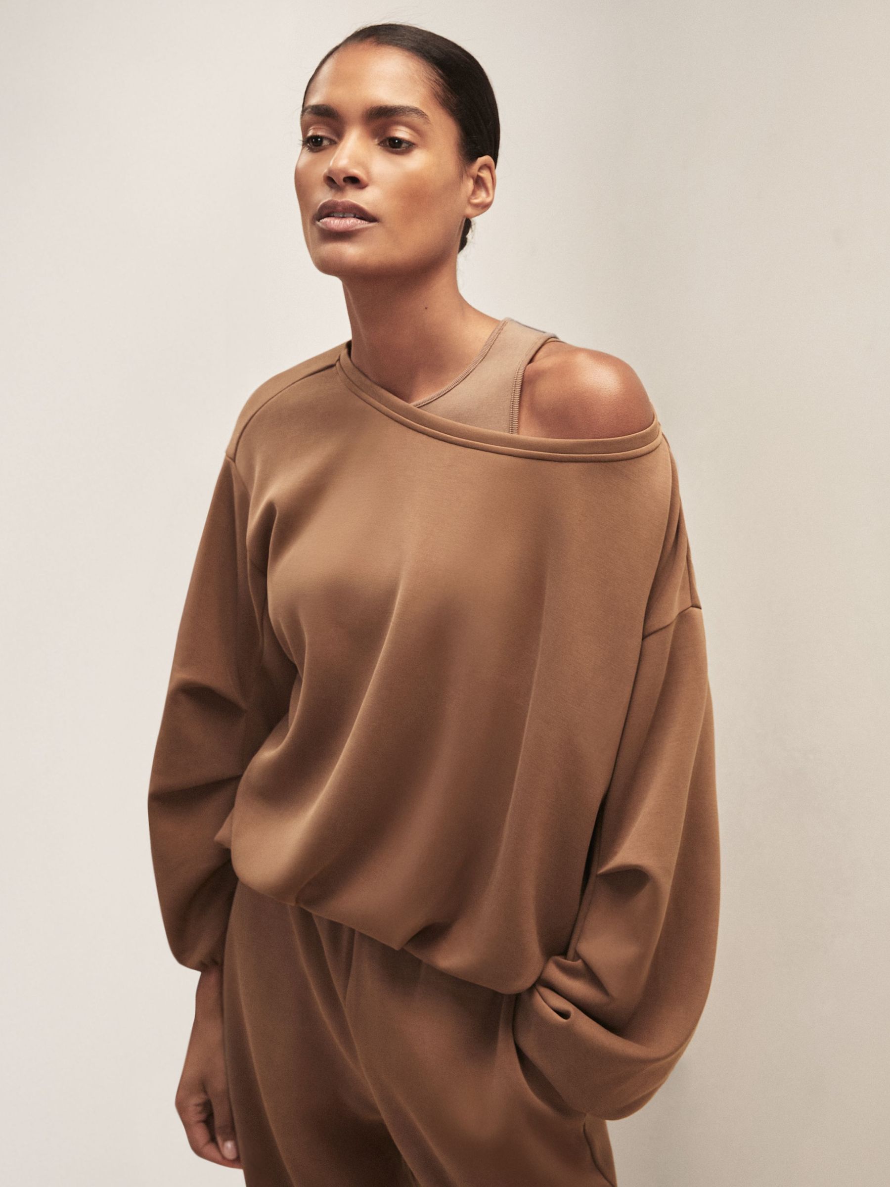 Reiss | Royal Ballet Balloon Sweatshirt in Taupe Brown (H82427) | £148