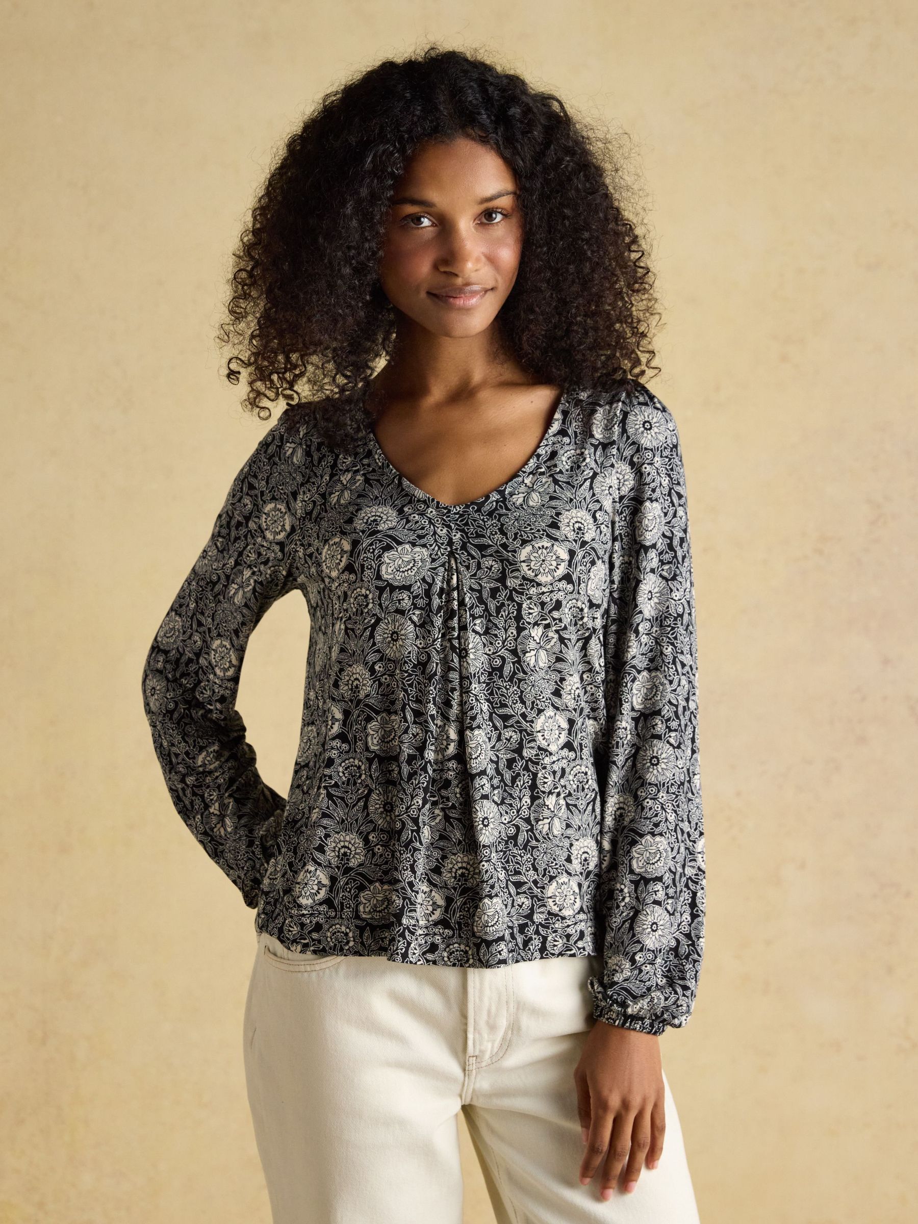 Nia Black Floral Long Sleeve Pleated Front Jersey Top (H85926) | £36