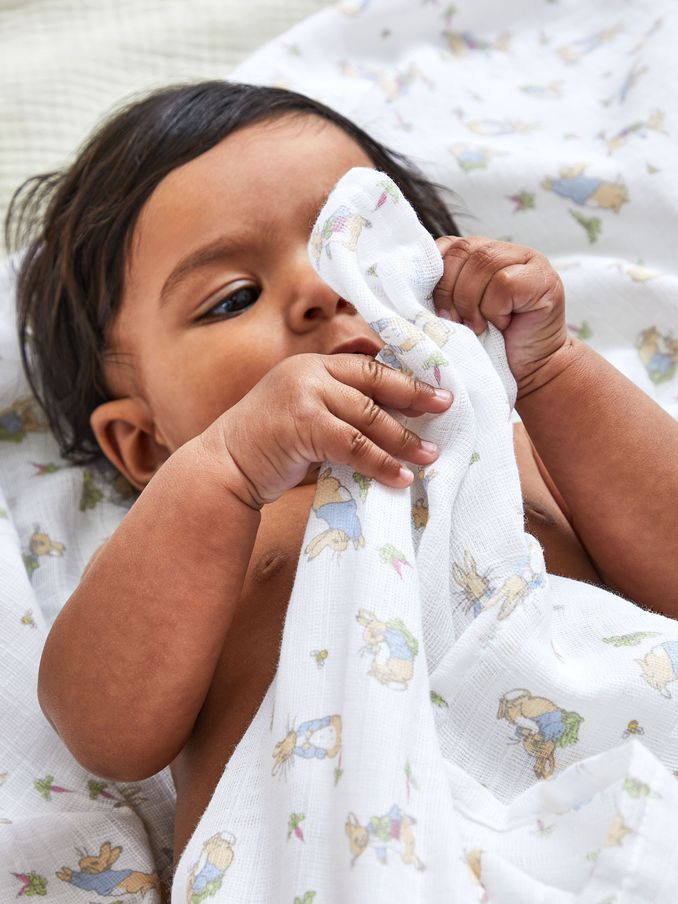 Extra Large Peter Rabbit Print Muslin (K83046) | £15