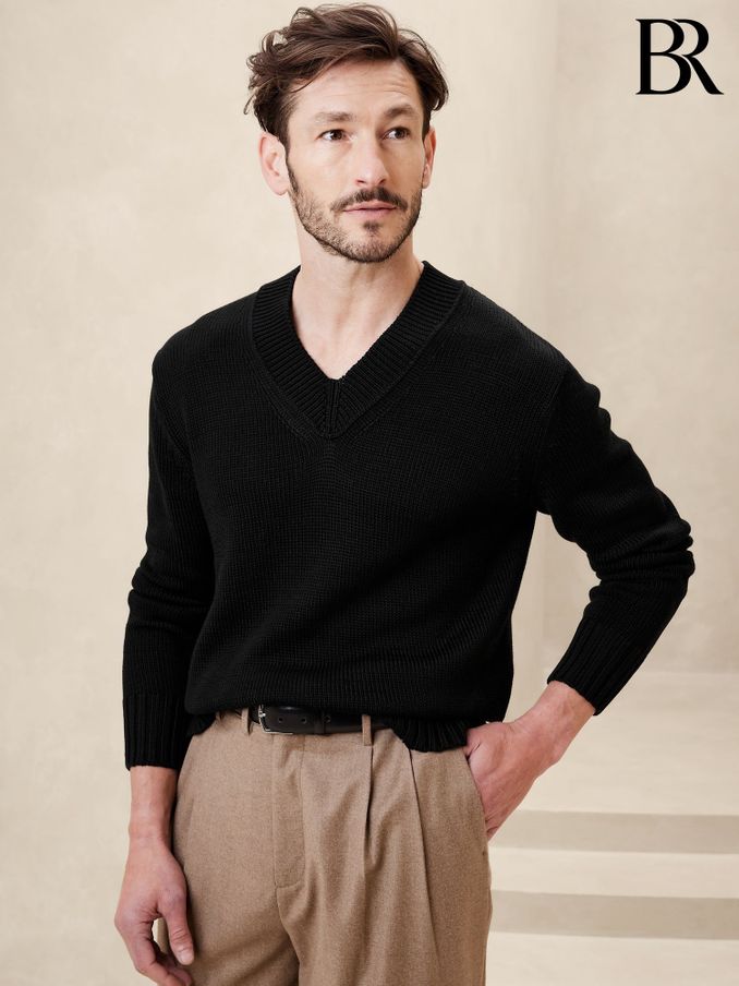 Banana Republic Black Point Sur Cotton V-Neck Jumper (K90435) | £57