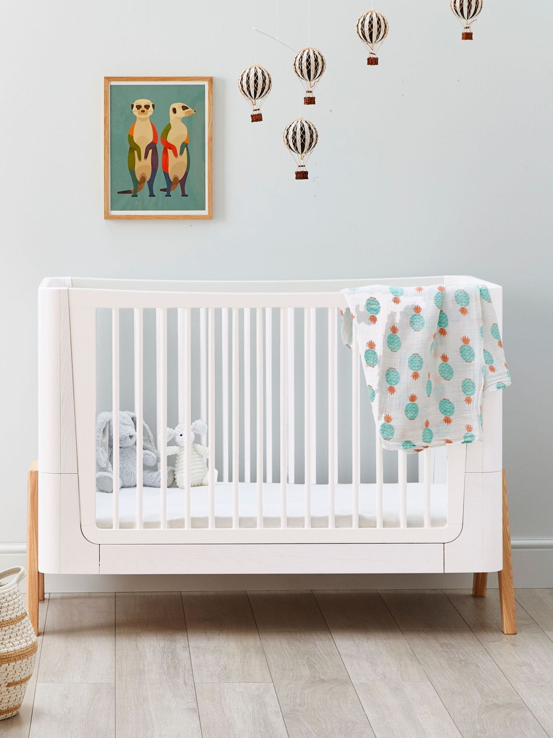 Gaia Baby White Hera Cot Bed (N45997) | £500
