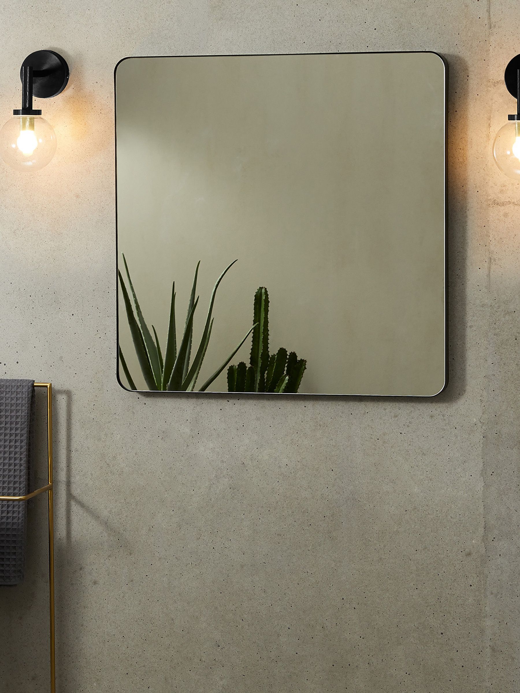 Vaughn Wall Light in Black (N55338) | £59