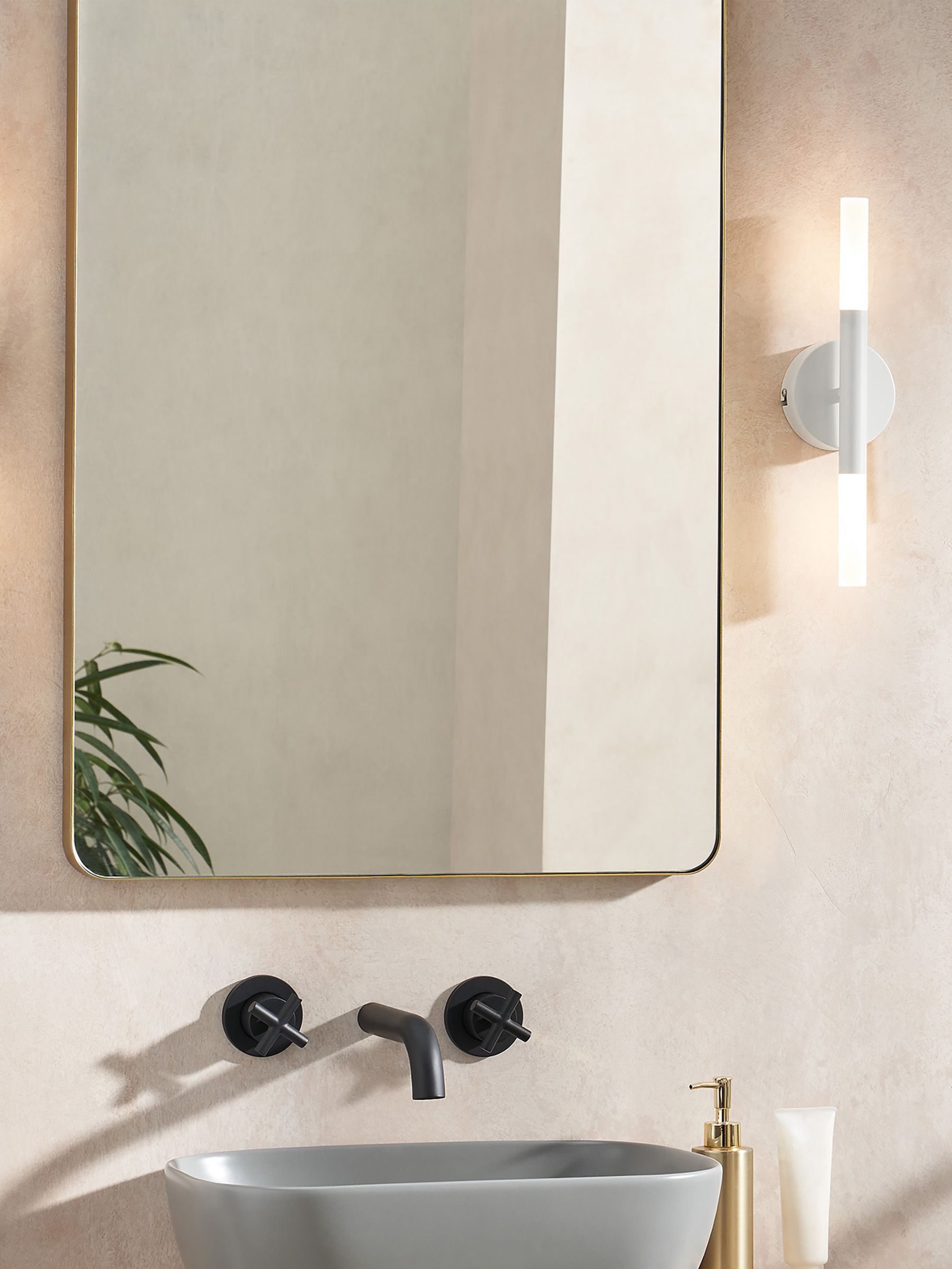 Wanda Wall Light in White (N55350) | £55