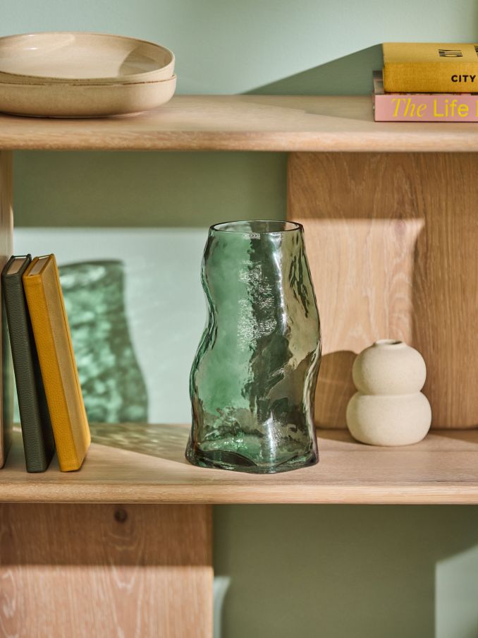 Rhea Vase in Green (N79095) | £20