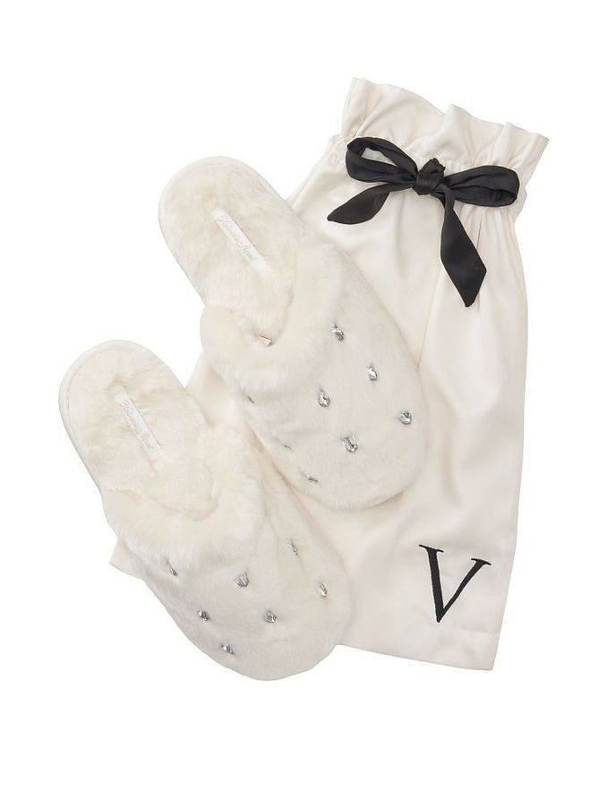 Vanilla Dream Closed Toe Faux Fur Slipper (P72647) | £15