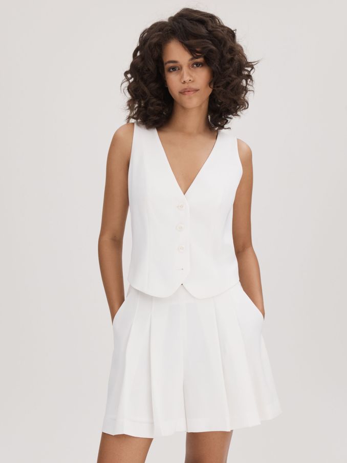 Florere High Rise Pleated Shorts in Ivory