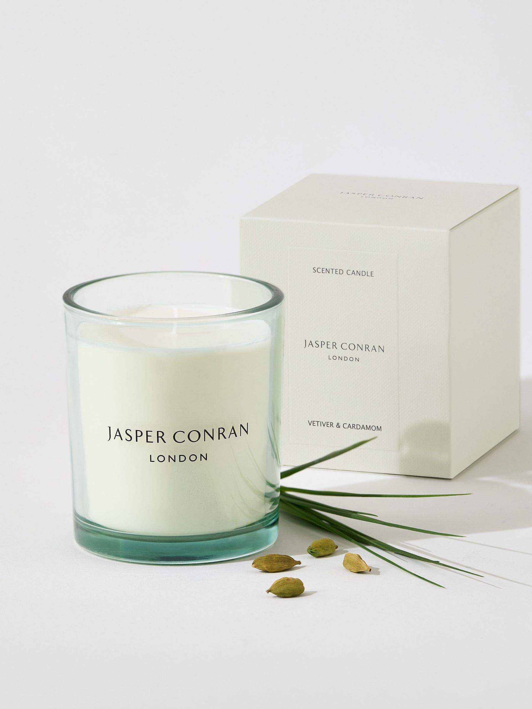 Vetiver & Cardamom Candle (Q84565) | £20