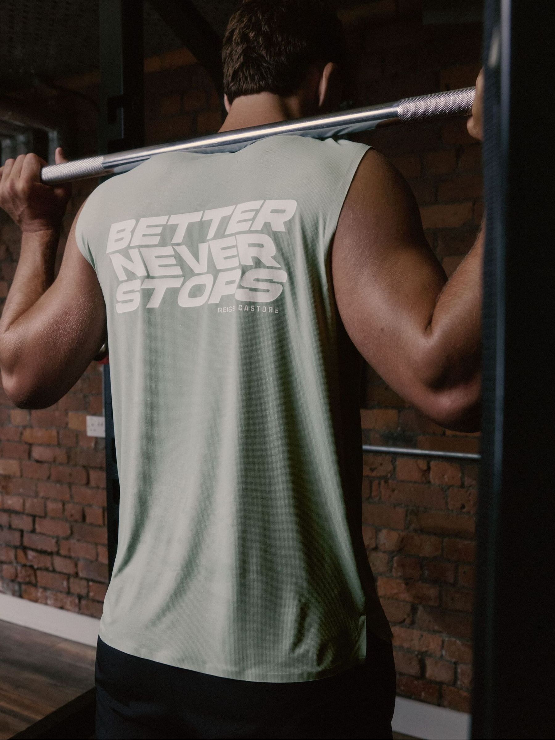 Light Green - Regular Reiss | Castore Performance Graphic Vest