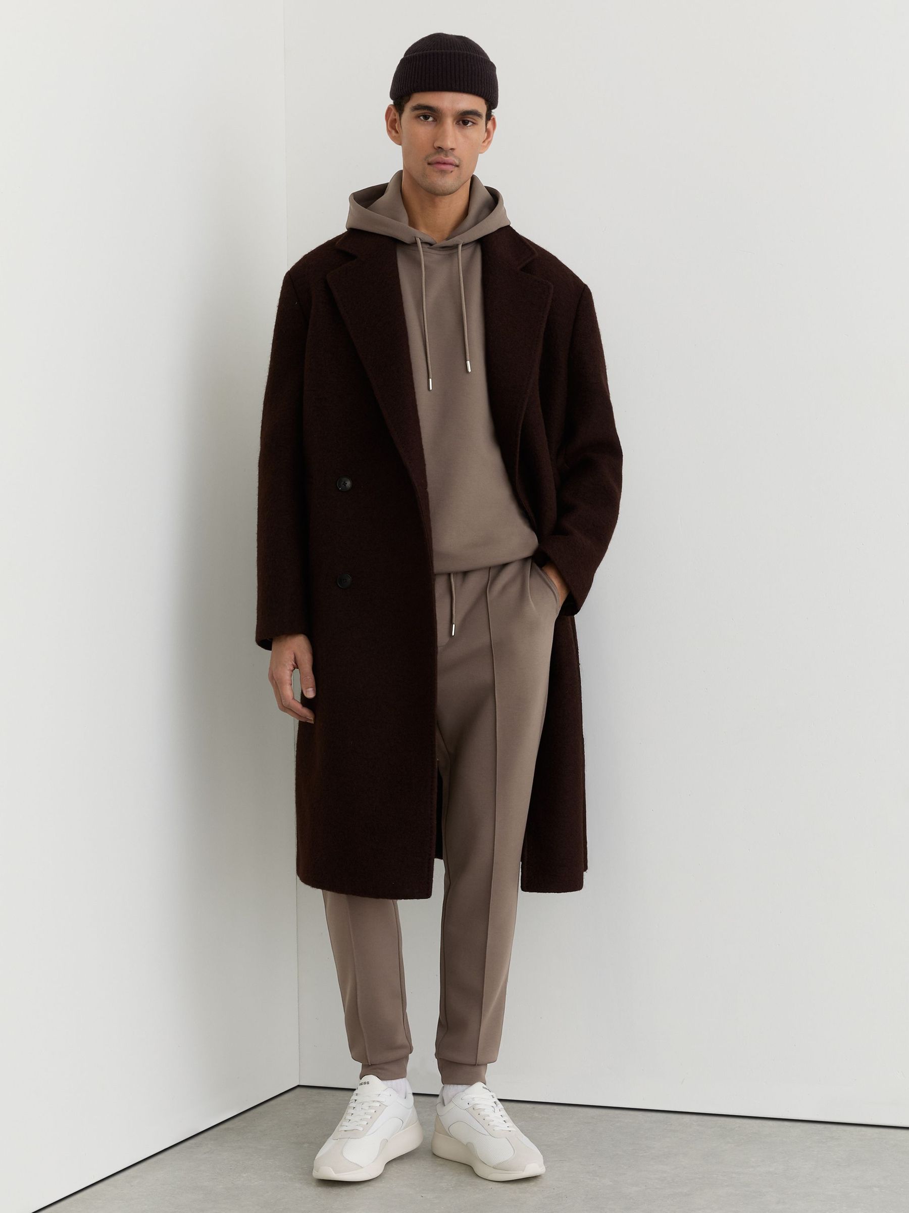 Premium Interlock-Jersey Joggers in Light Camel Brown (V06393) | £98