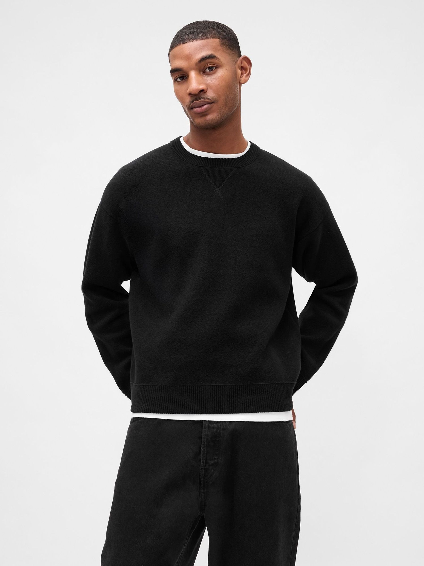 Black Heavyweight CashSoft Crew Neck Jumper (V20643) | £75