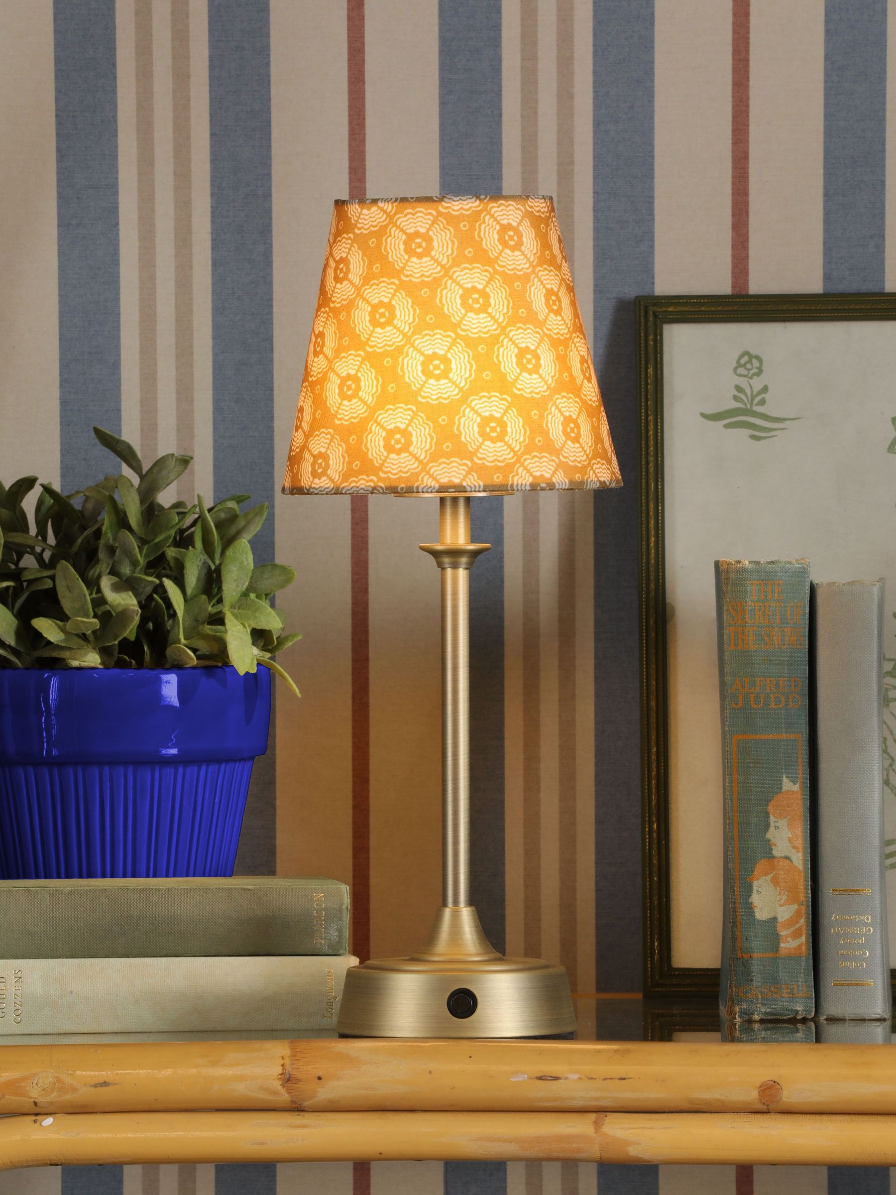 Spot Geo Apsley Rechargeable Led Wireless Table Lamp (W07237) | £50