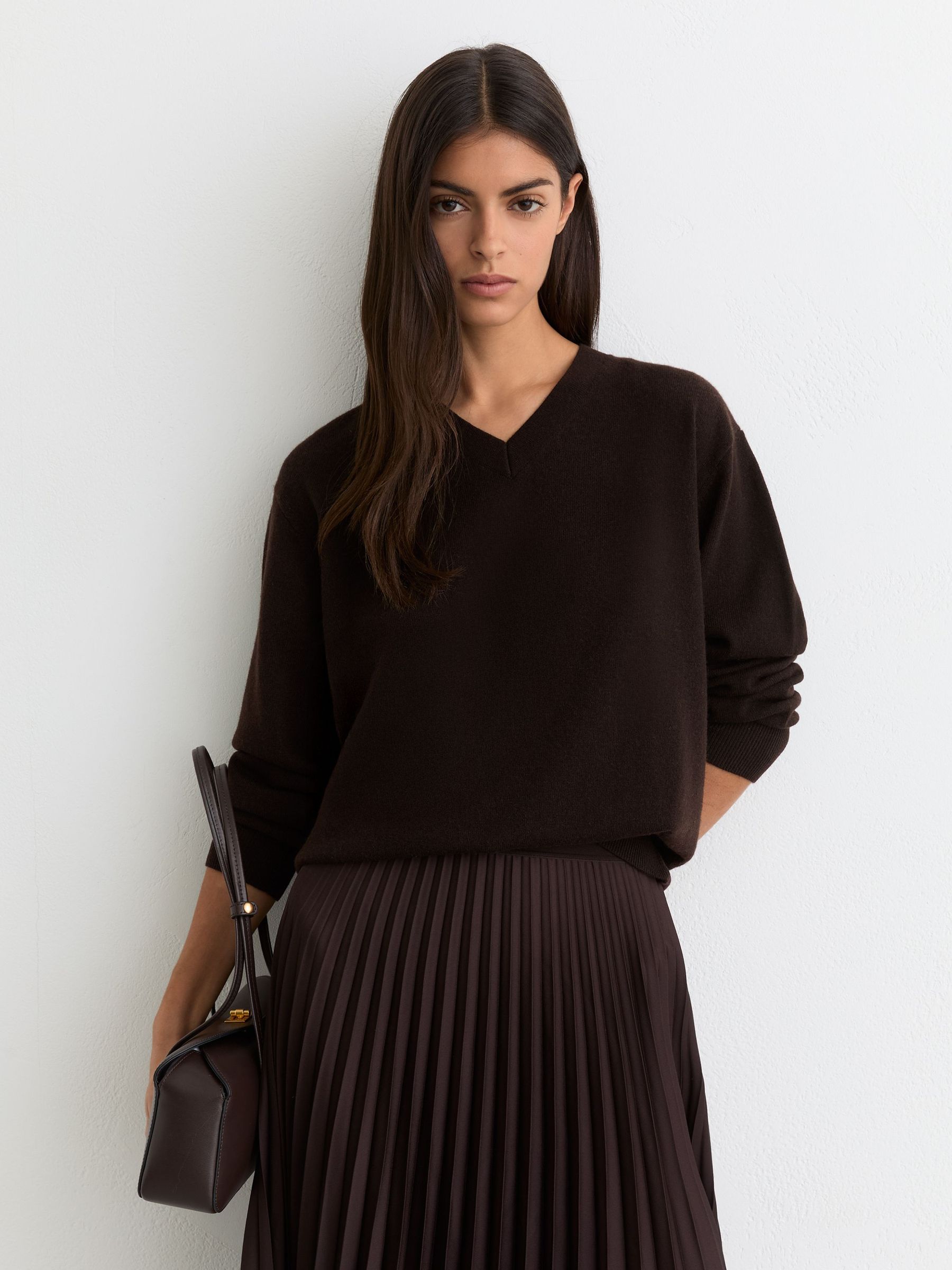 Wool-Cashmere V-Neck Jumper in Chocolate Brown (W14480) | £98