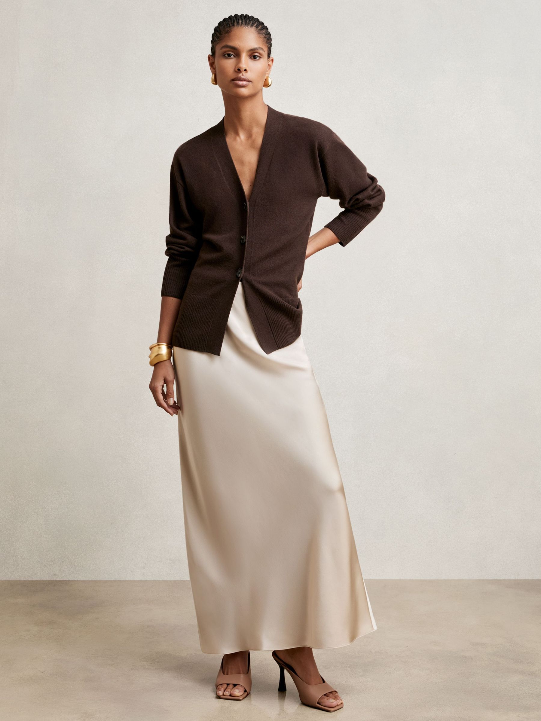 【海外限定】REISSスカート☆Roxi Slip Midi Skirt in Neutral Reiss Slip Midi Skirt in Neutral | REISS