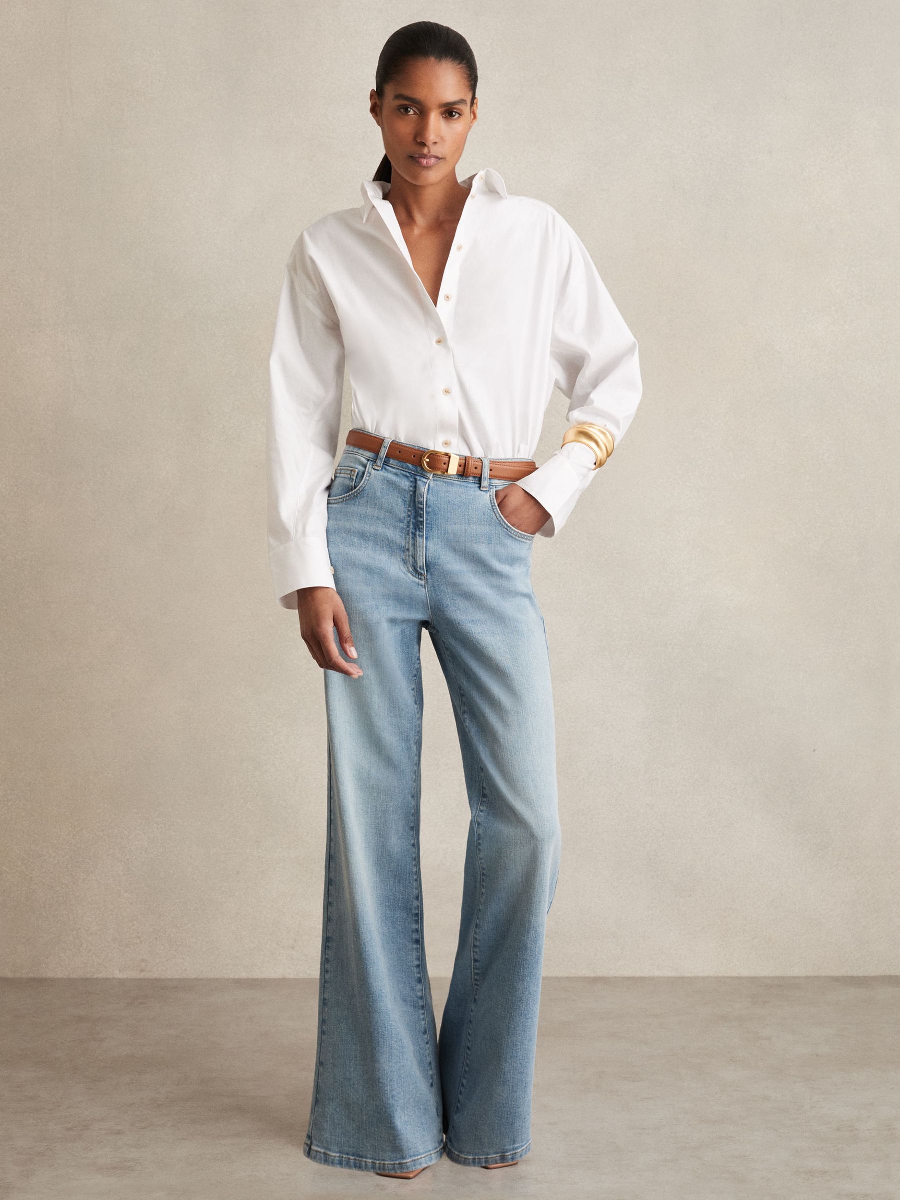 Mid-Rise Flared Jeans in Light Blue (W25016) | £130
