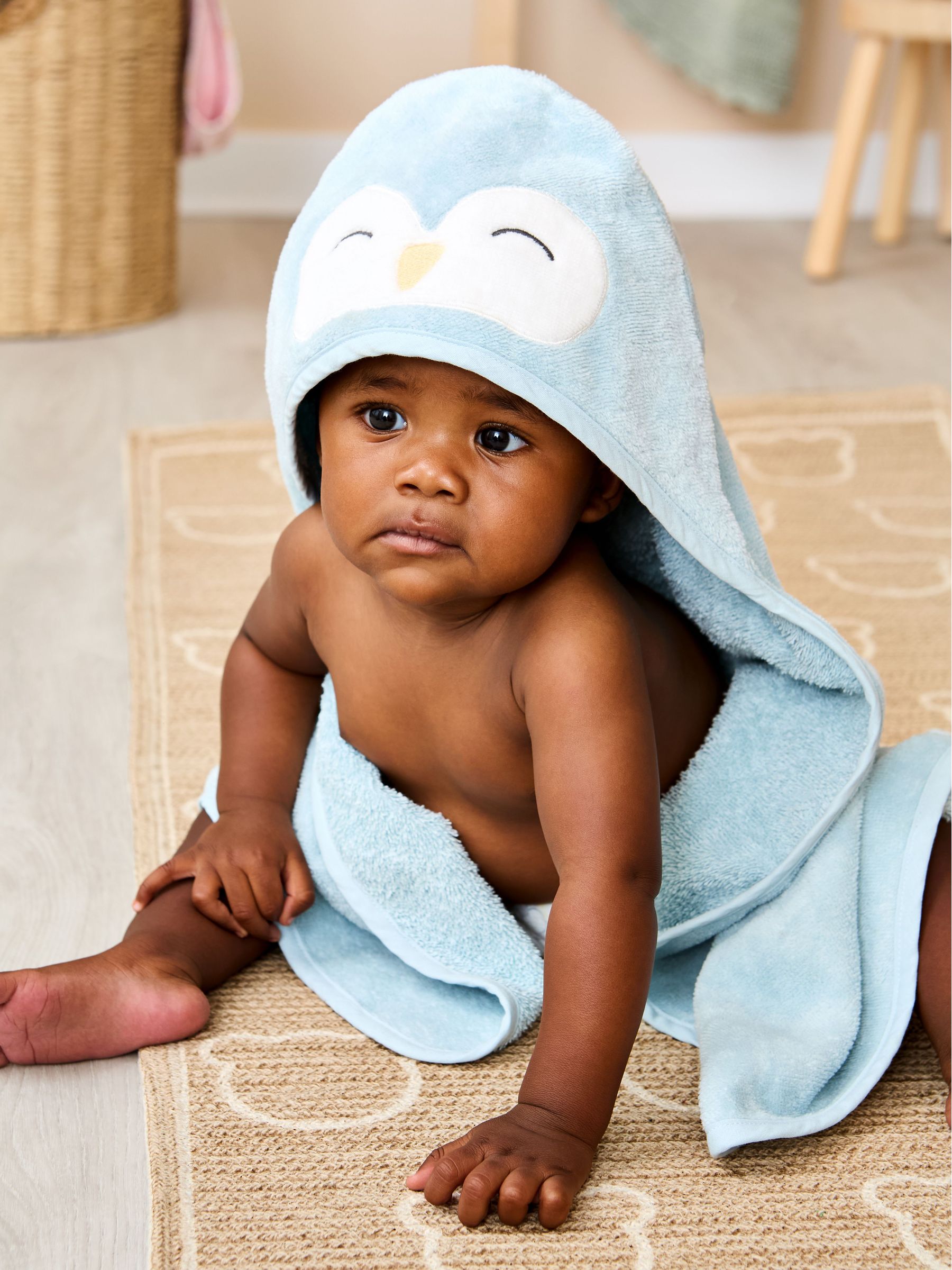 Grey Hooded Towel (W25168) | £19.50