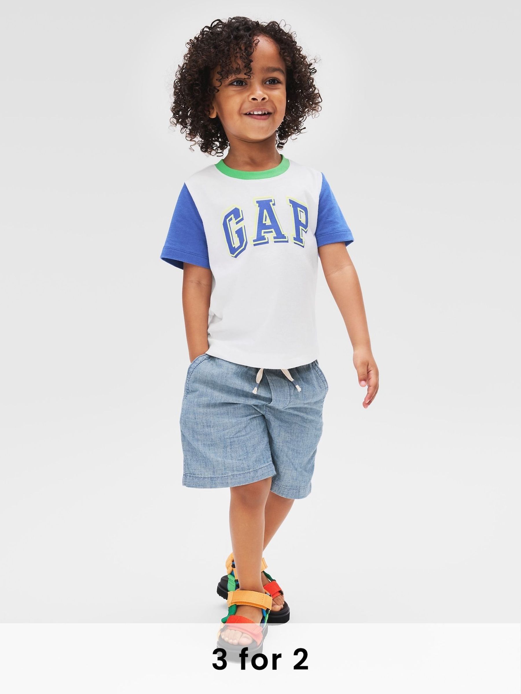 White Logo Short Sleeve T-Shirt (6mths-5yrs) (W27841) | £10