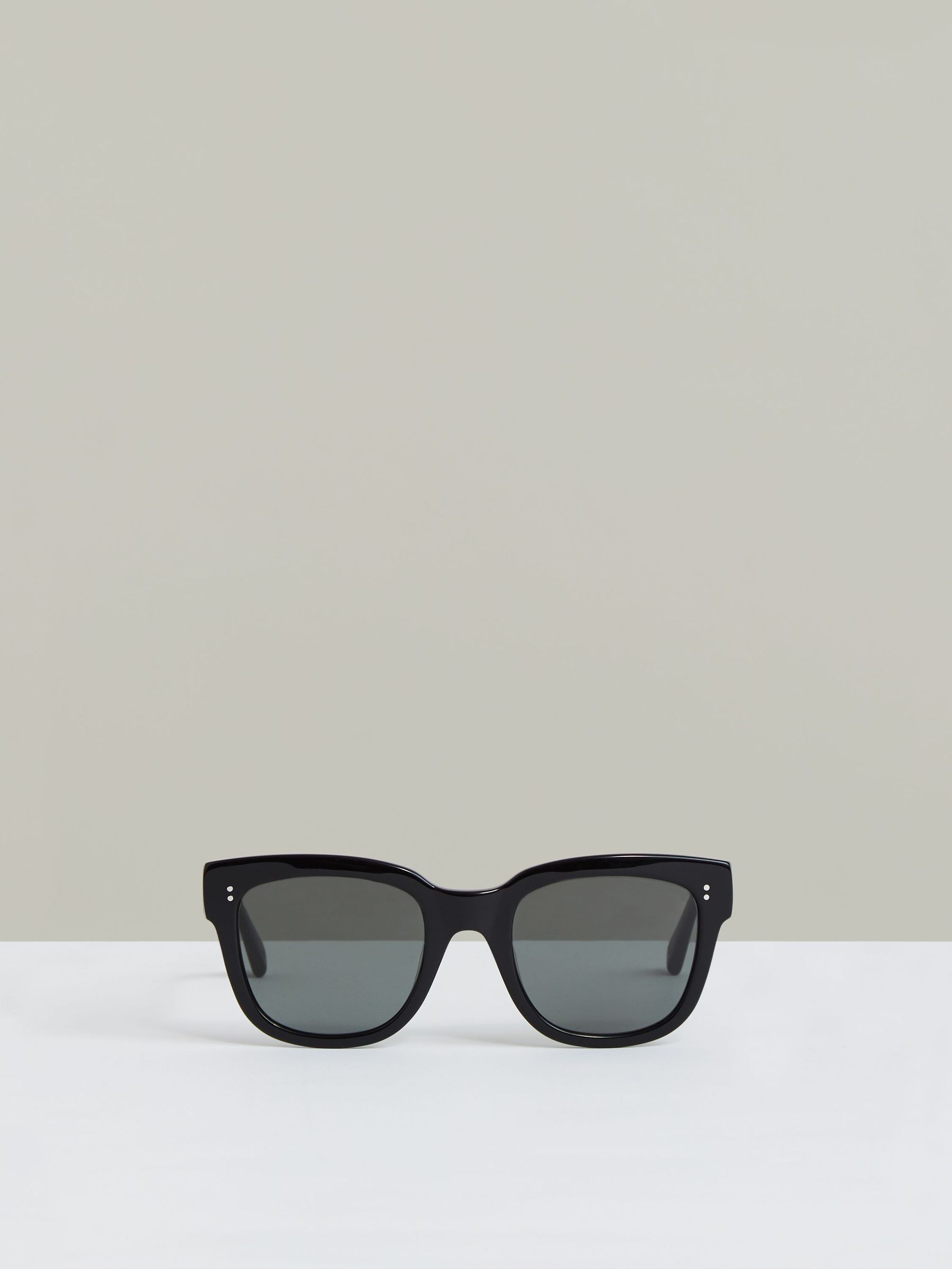 MESSYWEEKEND Square Frame Sunglasses in Black (W53377) | £85