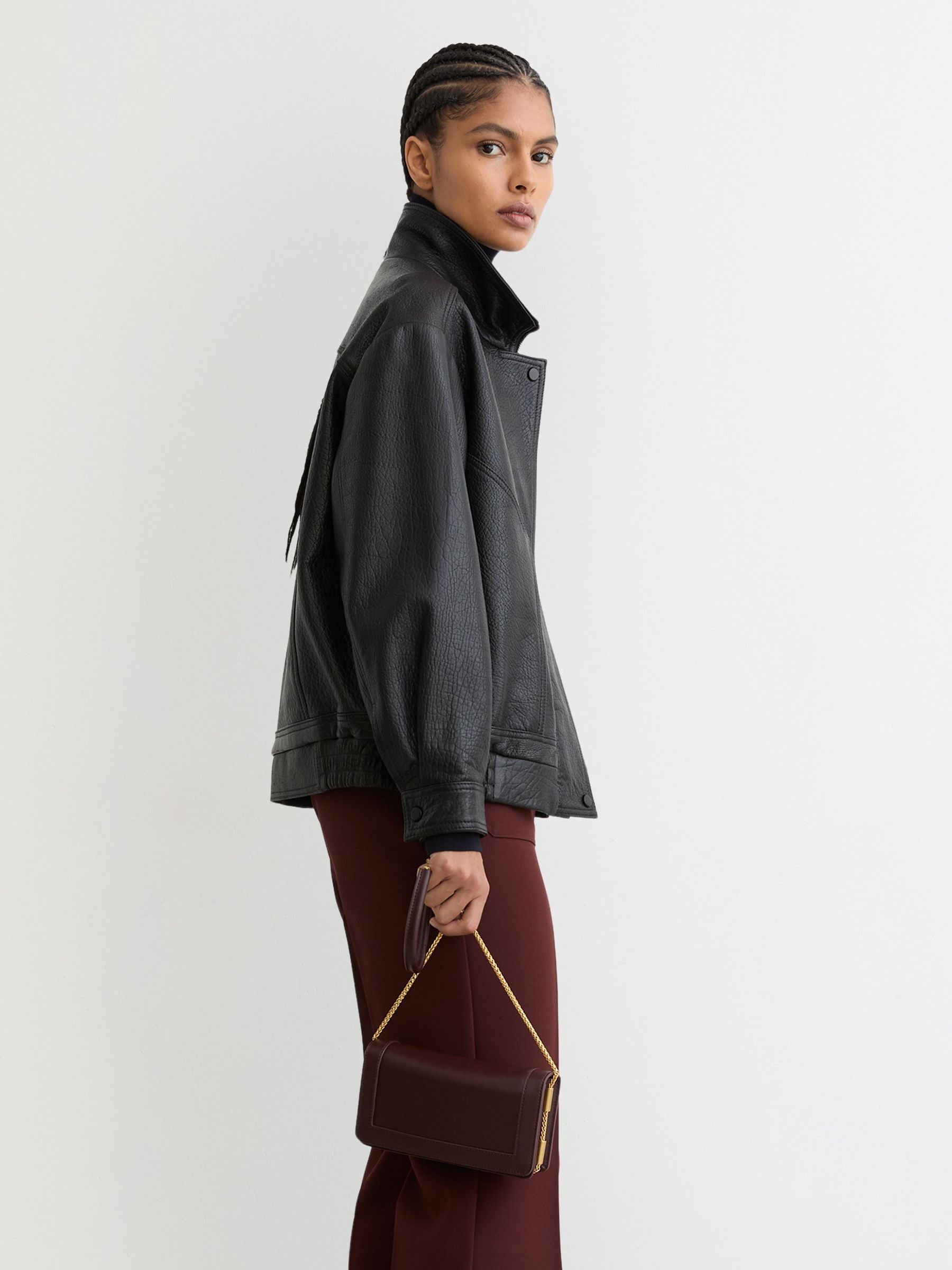 Leather Chain-Strap Shoulder Bag in Burgundy (W55372) | £158