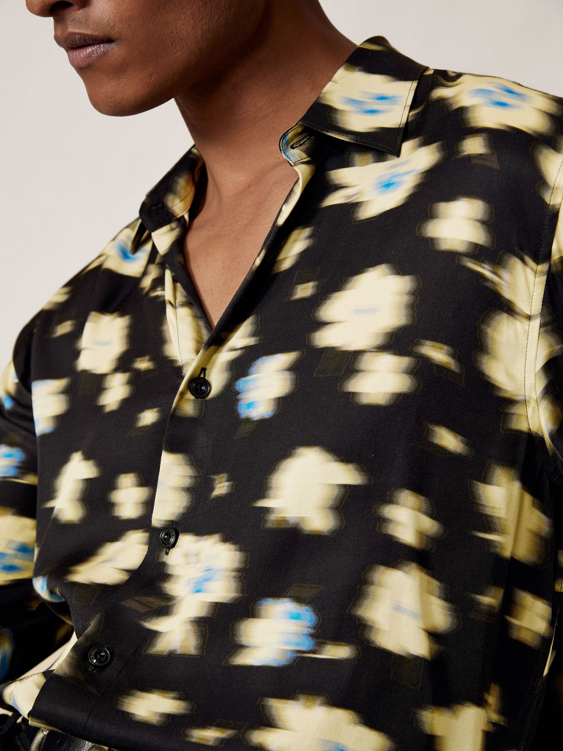 Abstract Floral-Print Shirt in Black (W55809) | £120