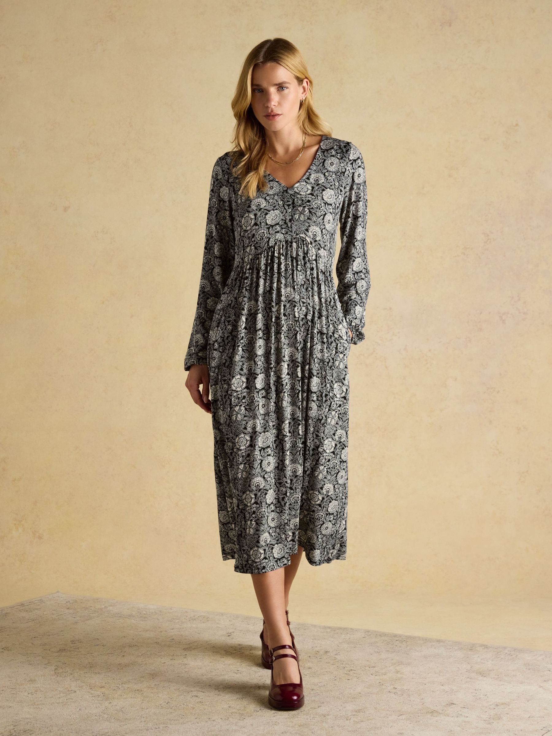 Nia Black Floral V-Neck Long Sleeve Midi Jersey Dress