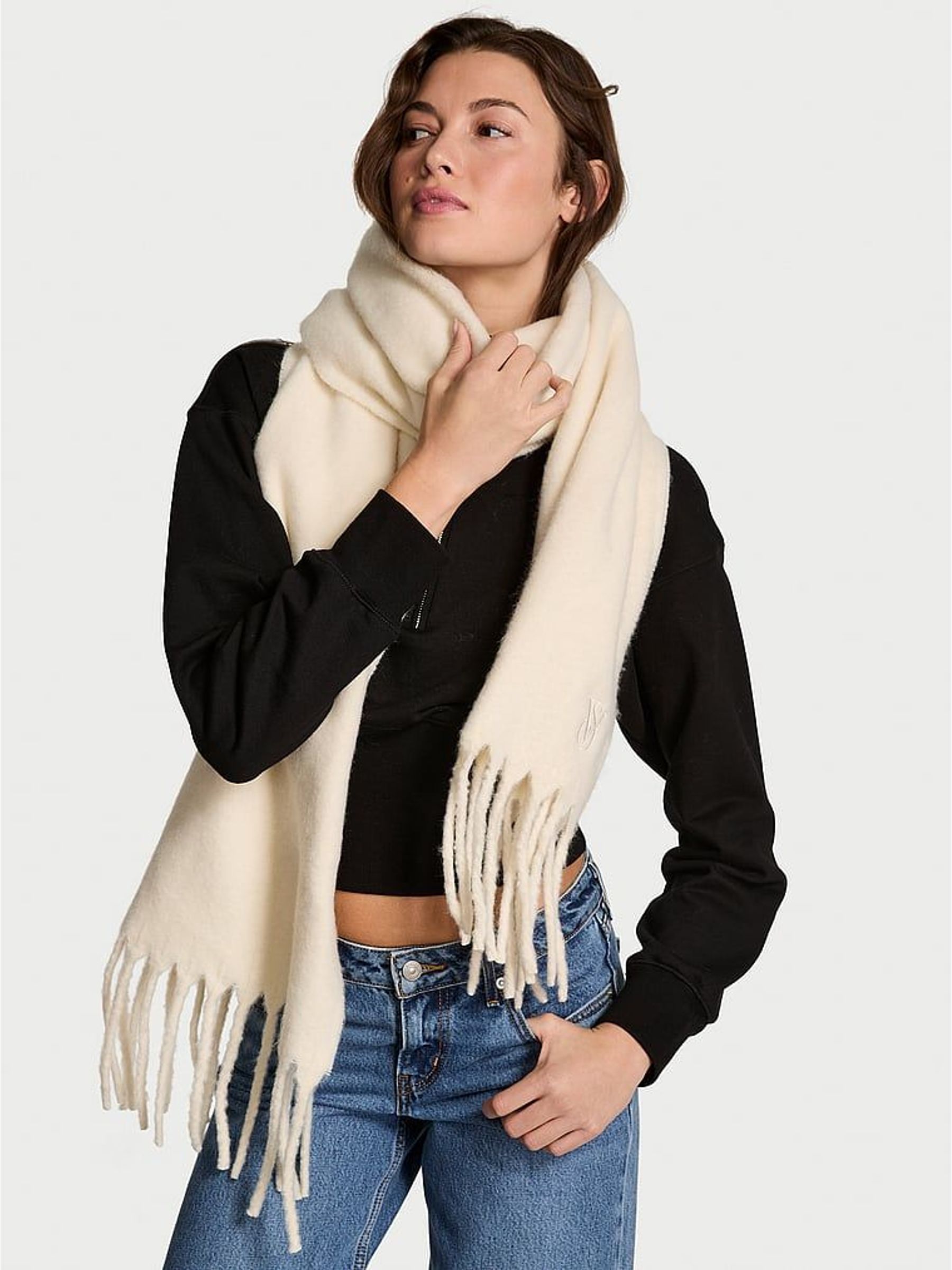 Swan Cream Cosy Blanket Scarf (W96021) | £36