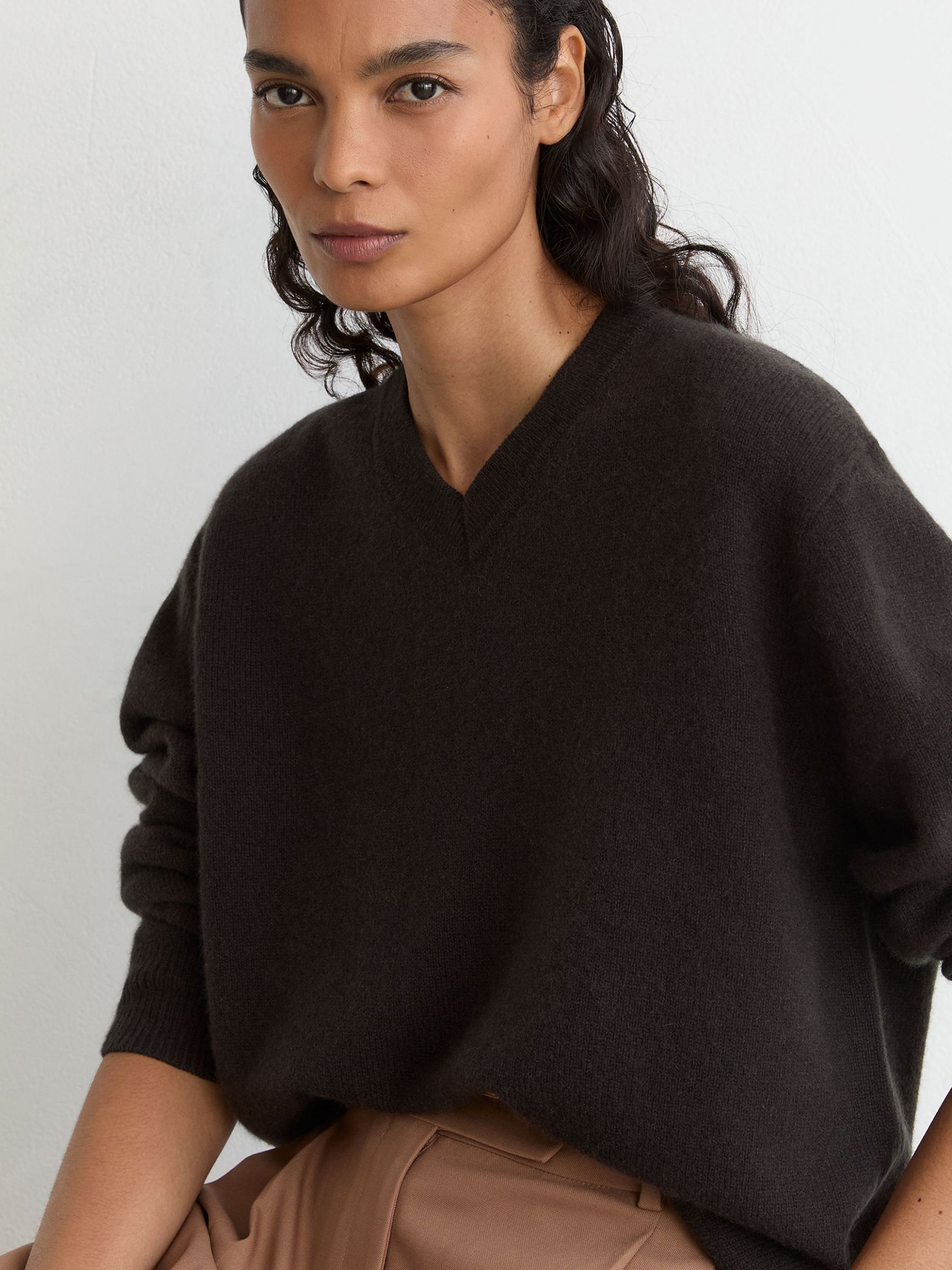 Grape Burgundy - 100% Cashmere V-neck Jumper