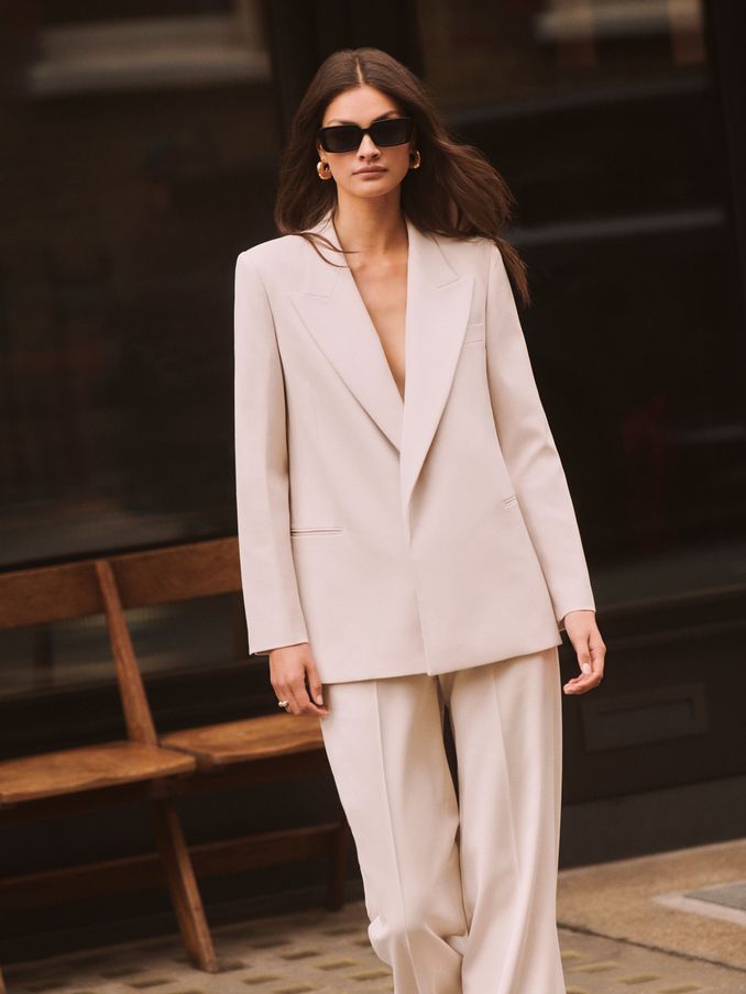 Tailored Fit Single Breasted Suit Blazer in Neutral (240376) | €114