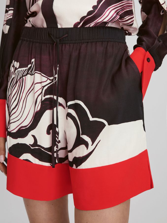 Printed Drawstring Shorts in Burgundy/Cream (405696) | US$77