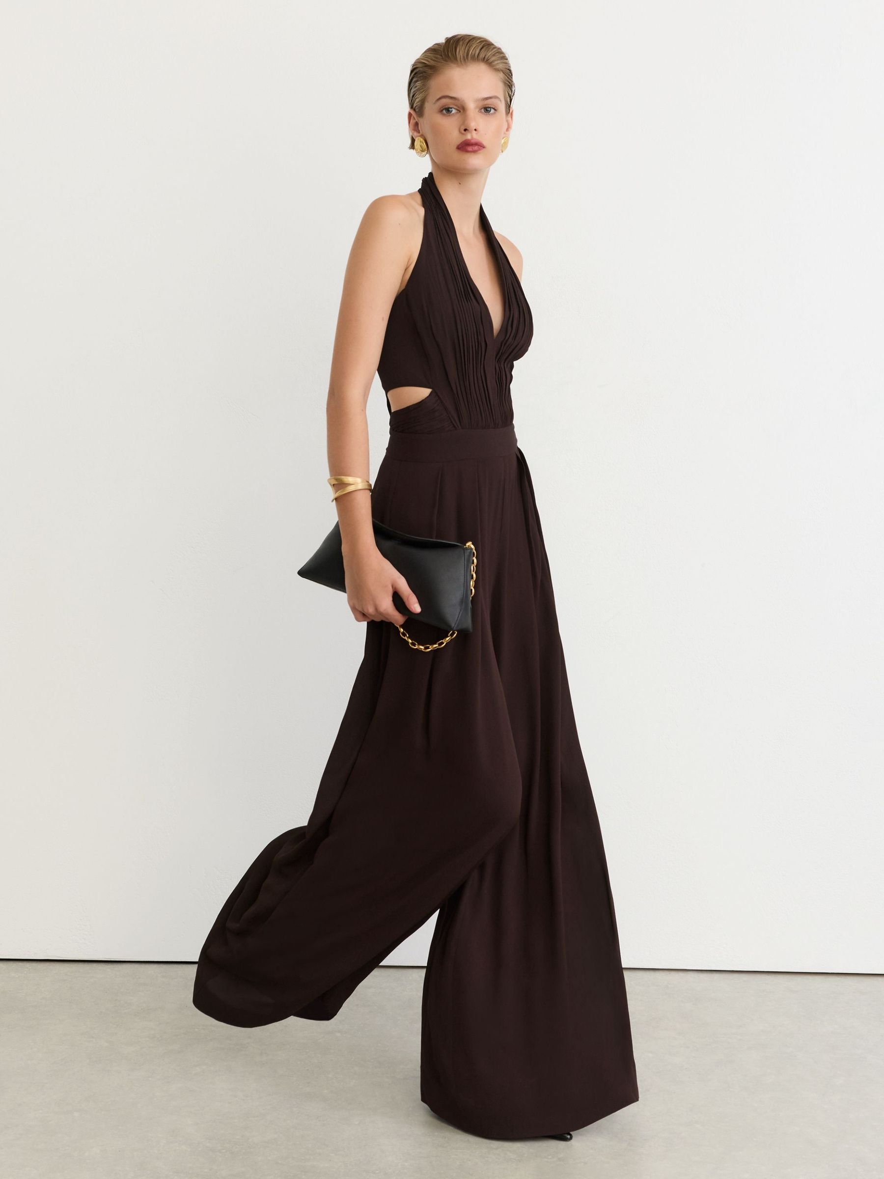 Druva Bourgogne - Halterneck Pleated Wide-leg Jumpsuit