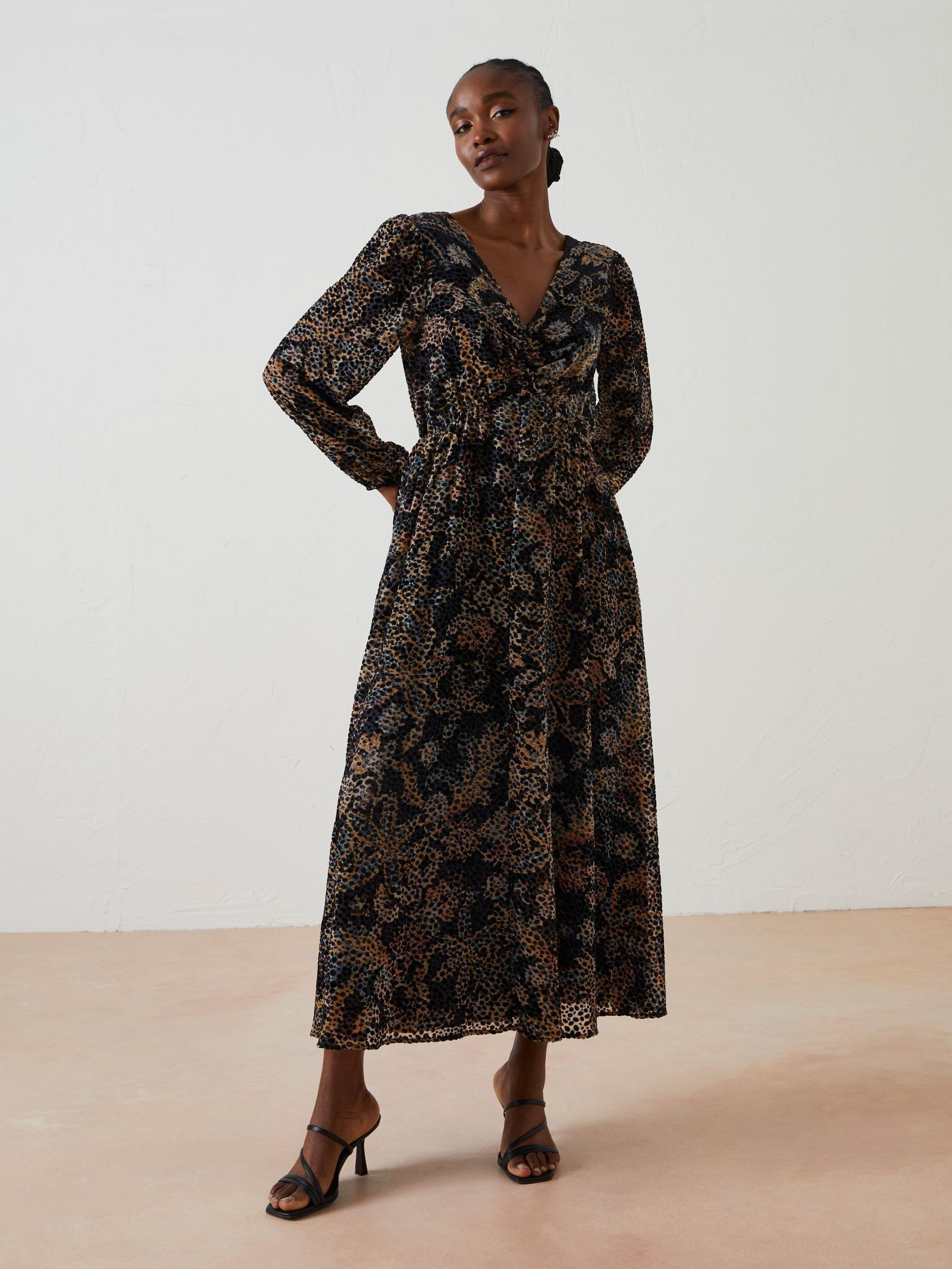 Black Victoria Floral Devore Midi Dress (653876) | €56