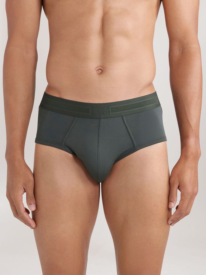 CHÉ Studios Boxer Briefs with TENCEL™ Fibers in Pine Green (846750) | €65